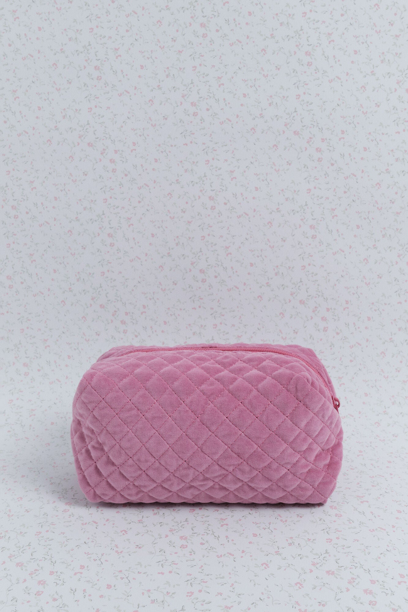 Women Secret_Pink_Pink Velvet Velvet Vanity Case with Embroidered Logo_2142573_71_08