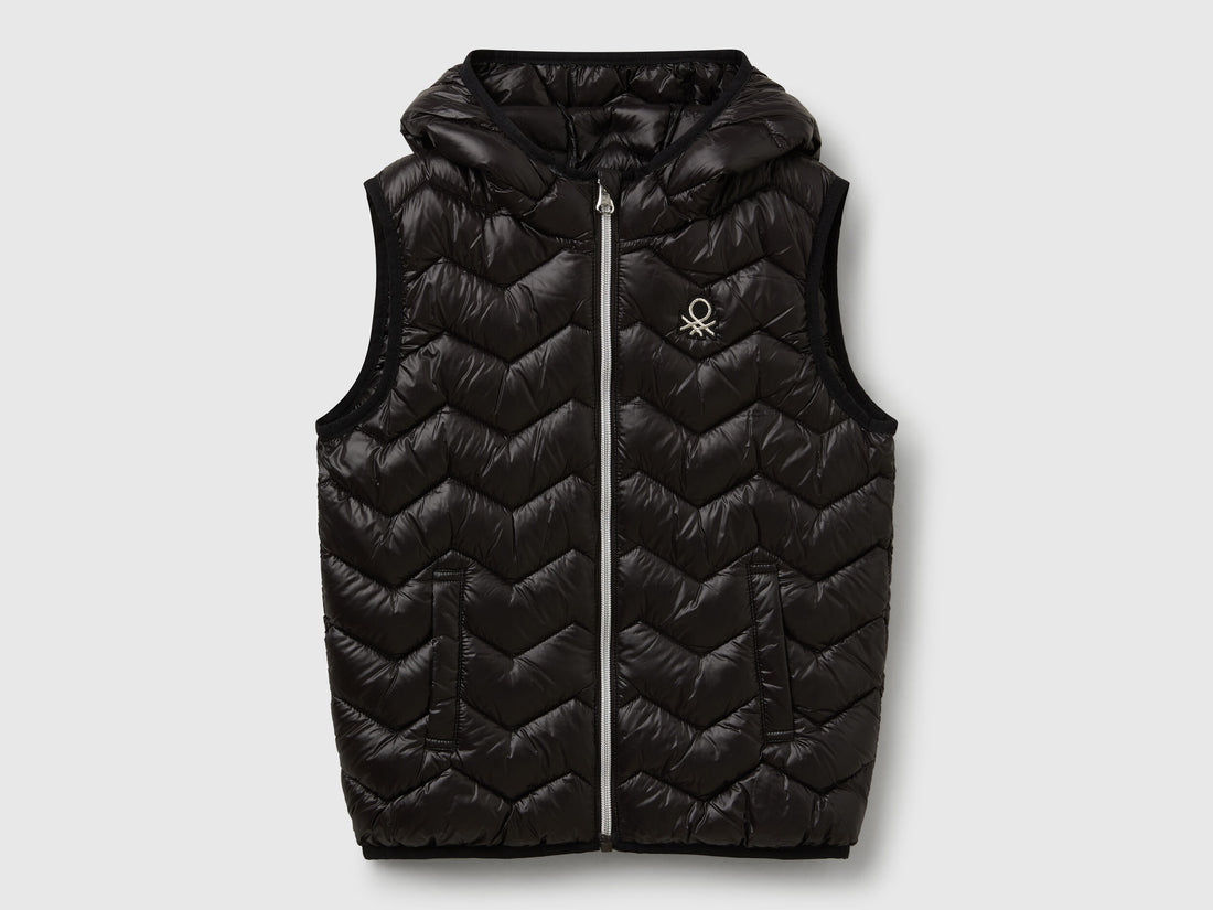Benetton_Black_Padded Vest with Hood_21INCJ00Q_100_01