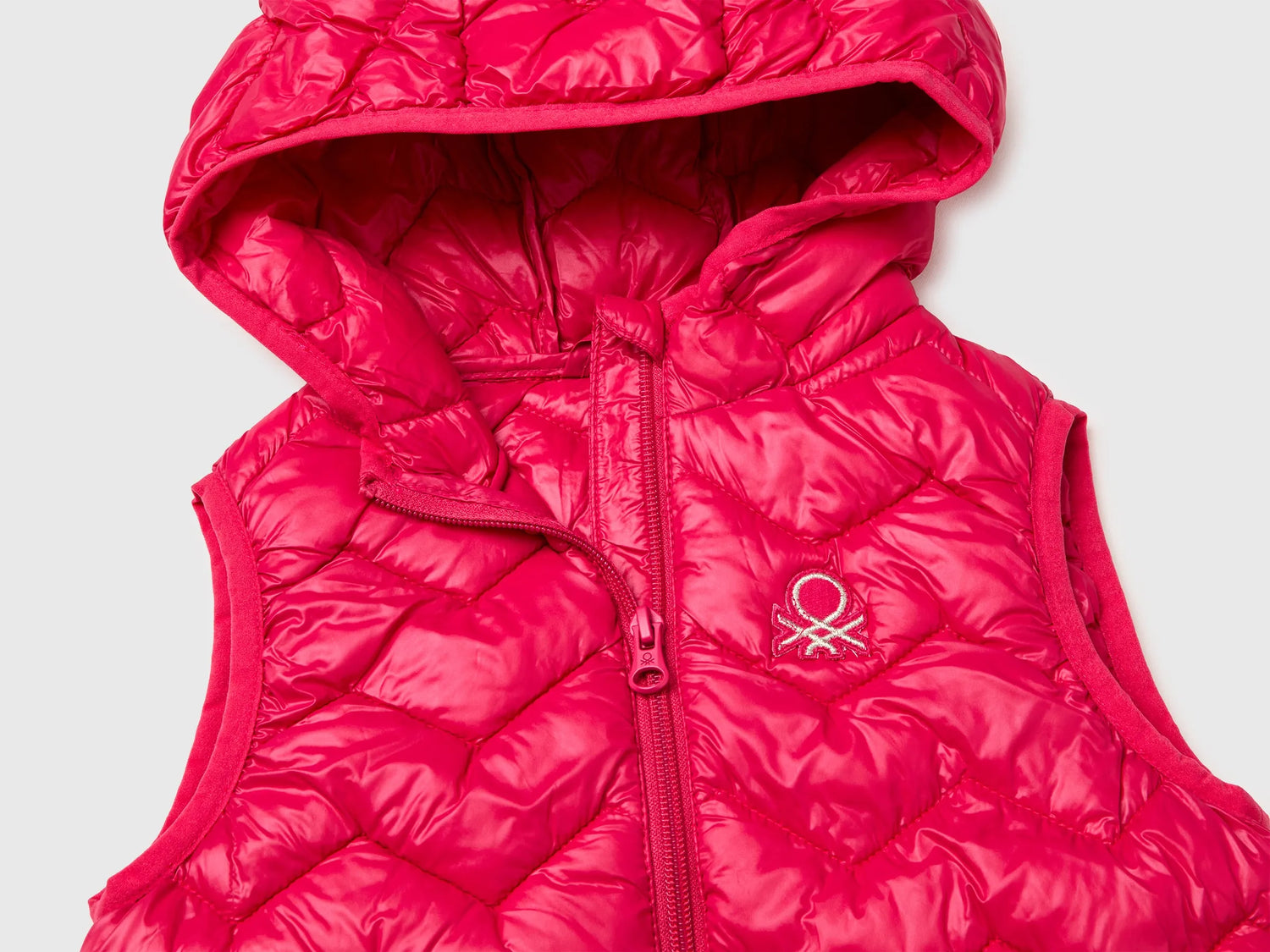 Benetton Fuchsia Girls Sleeveless Jacket with Hood SKU: 21INGJ00H_12E Image 03
