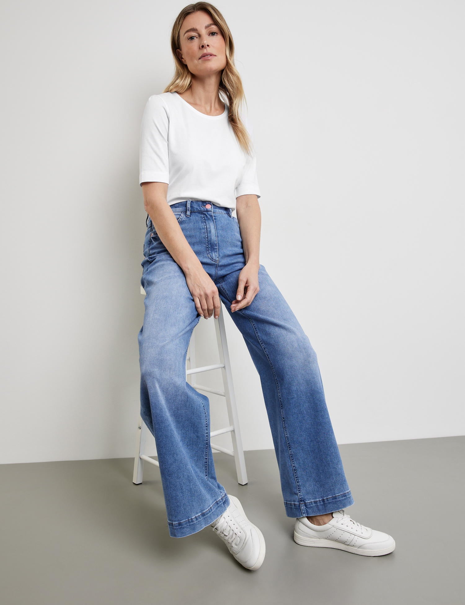 Mirja Wide Leg Jeans With Embroidery_222033-66832_834004_05
