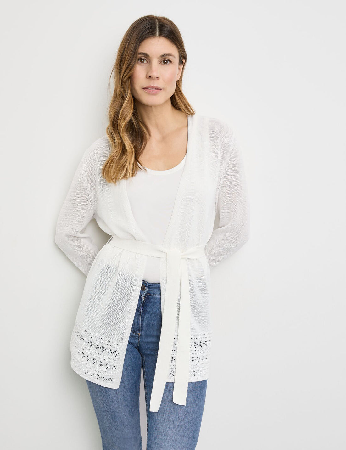 Open Cardigan With Crocheted Details And A Tie-Around Belt_230222-44731_99700_03