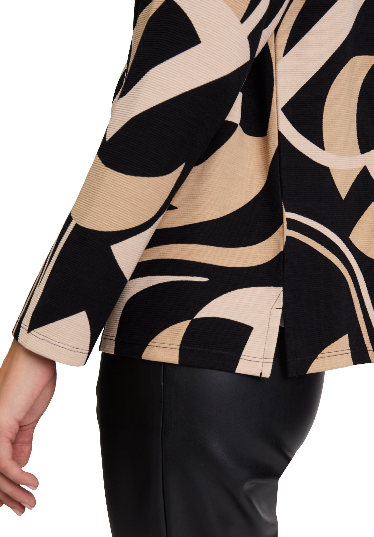 Short Blouse With Pattern_2355-1066_9875_07