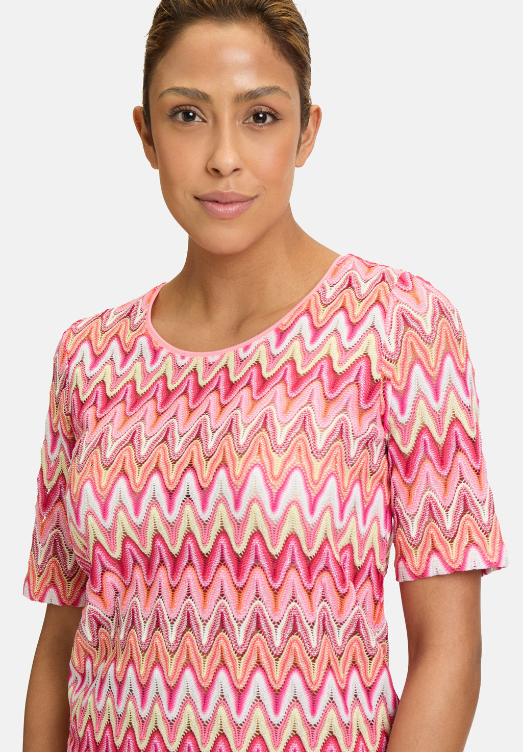 Betty Barclay_Lace Shirt with Ribbed Cuffs_2408-1150_4826_06