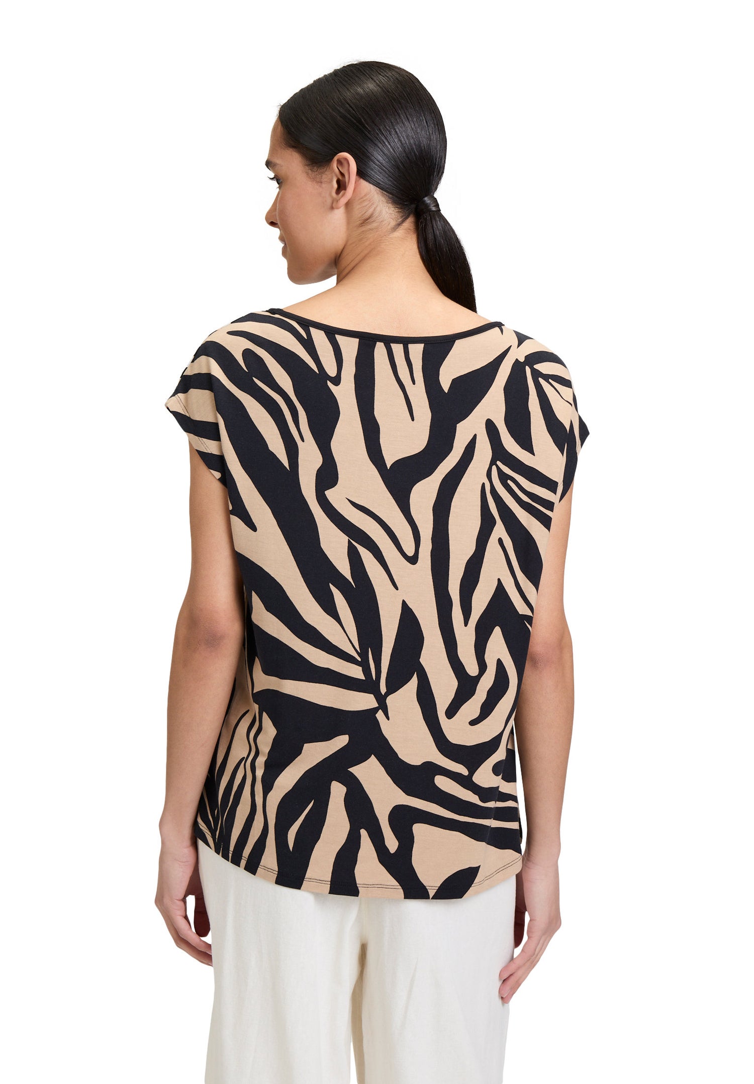 Betty Barclay_Casual Shirt with Print_2434-1273_9870_03