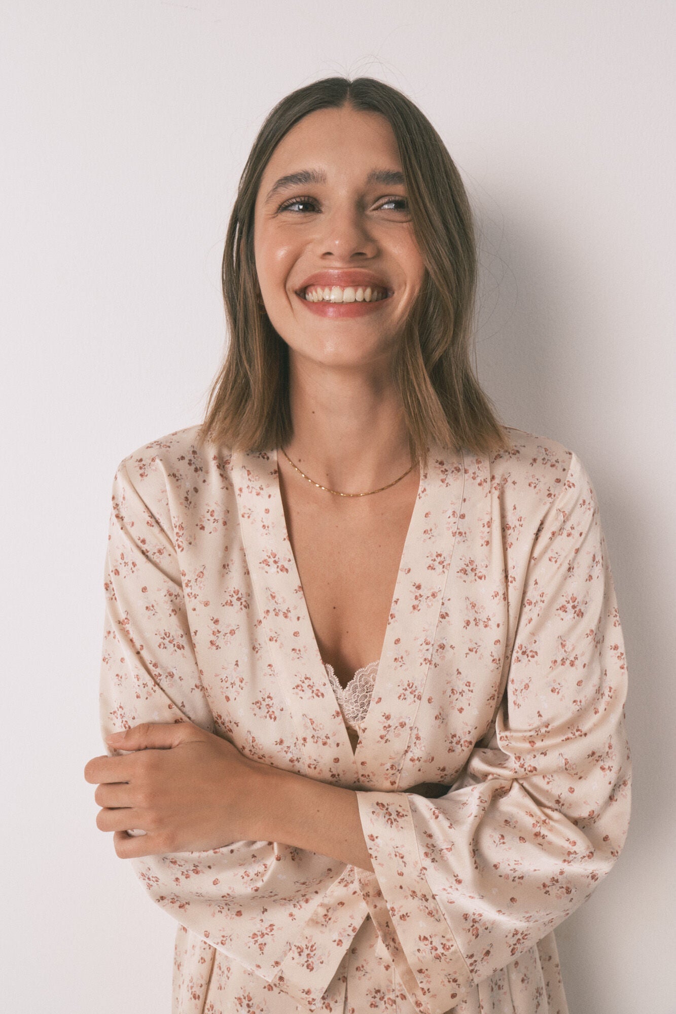 Women Secret_Pink_Loose Midi Satin Robe with Pink Flower_2532437_71_02