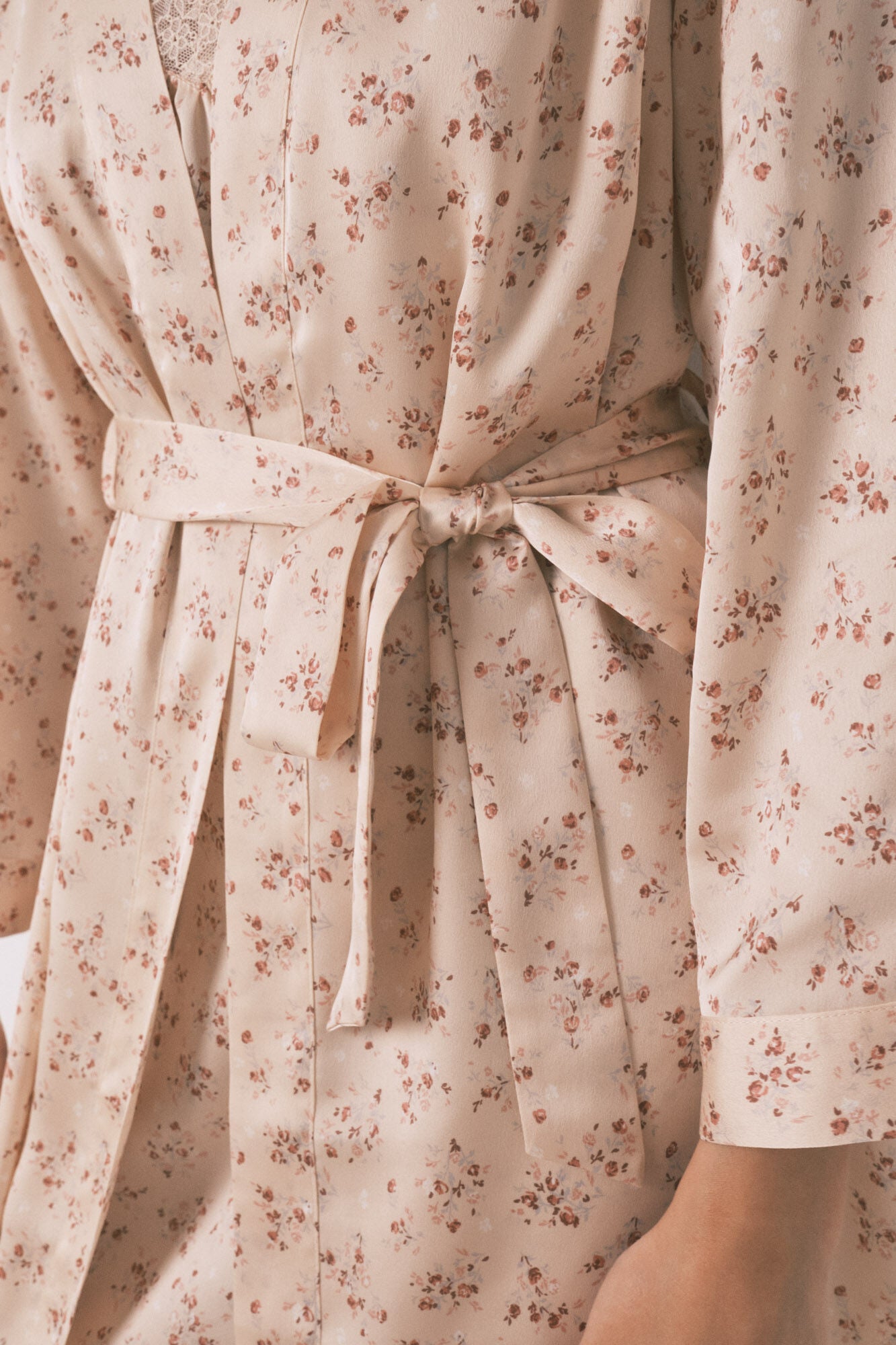 Women Secret_Pink_Loose Midi Satin Robe with Pink Flower_2532437_71_06