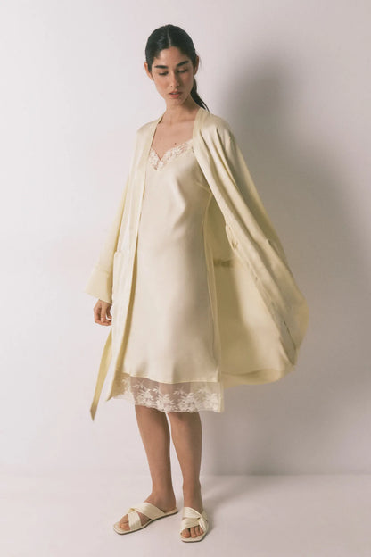 Women Secret_Yellow_Short Yellow Satin Robe_2533682_04_03