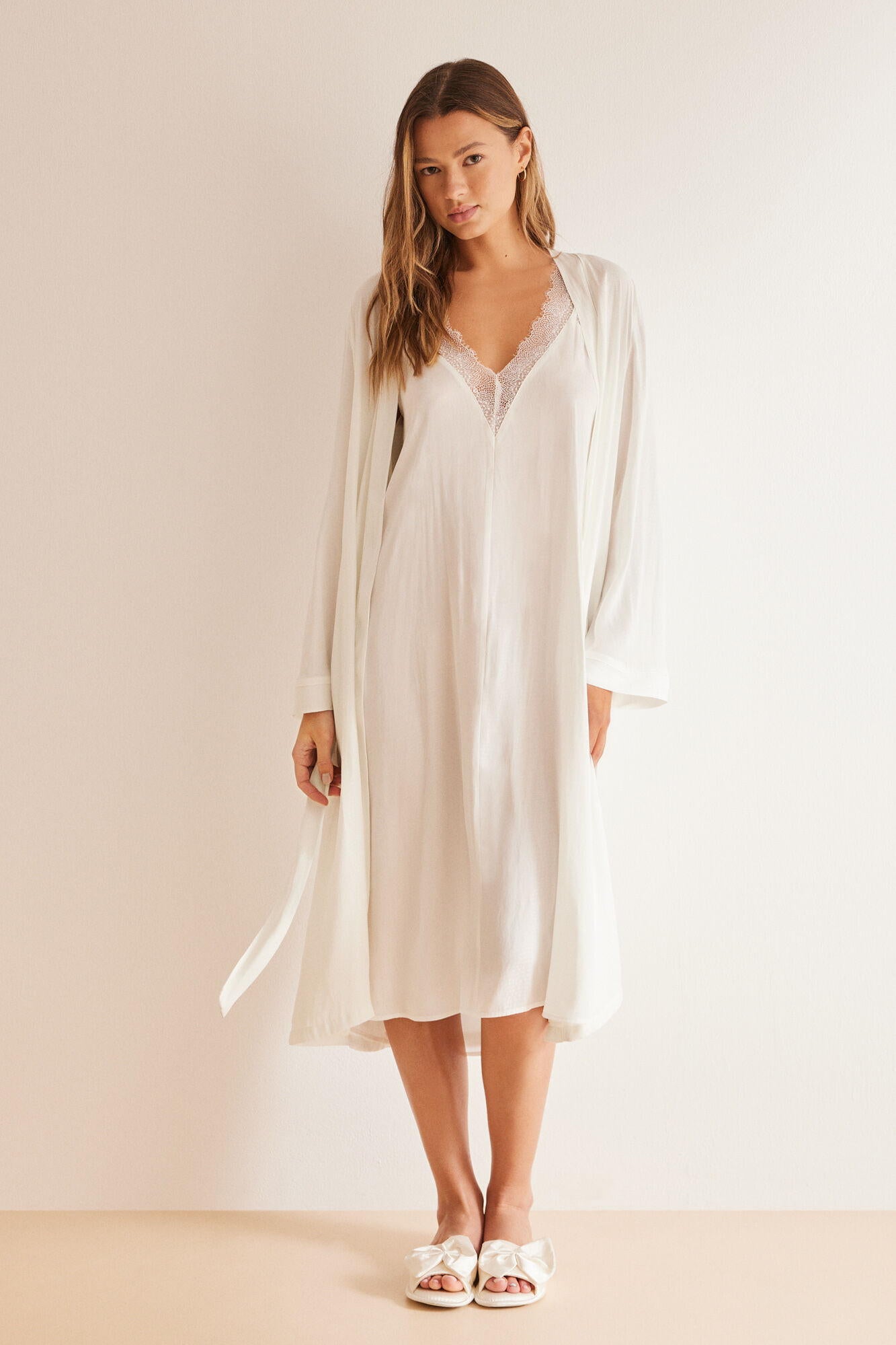 Knee-Length Robe_2537711_96_04