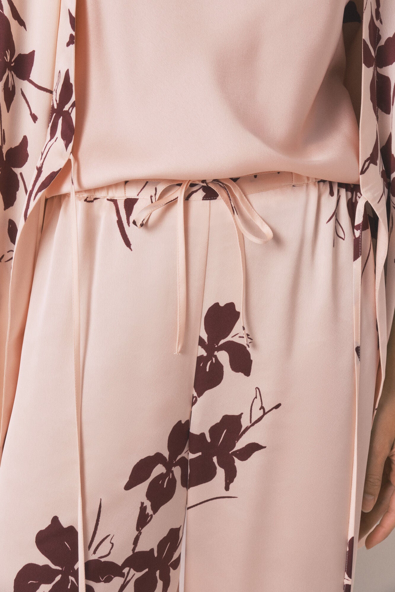 Women Secret_Pink_3-Piece Pink Satin Floral Set_2542456_73_05