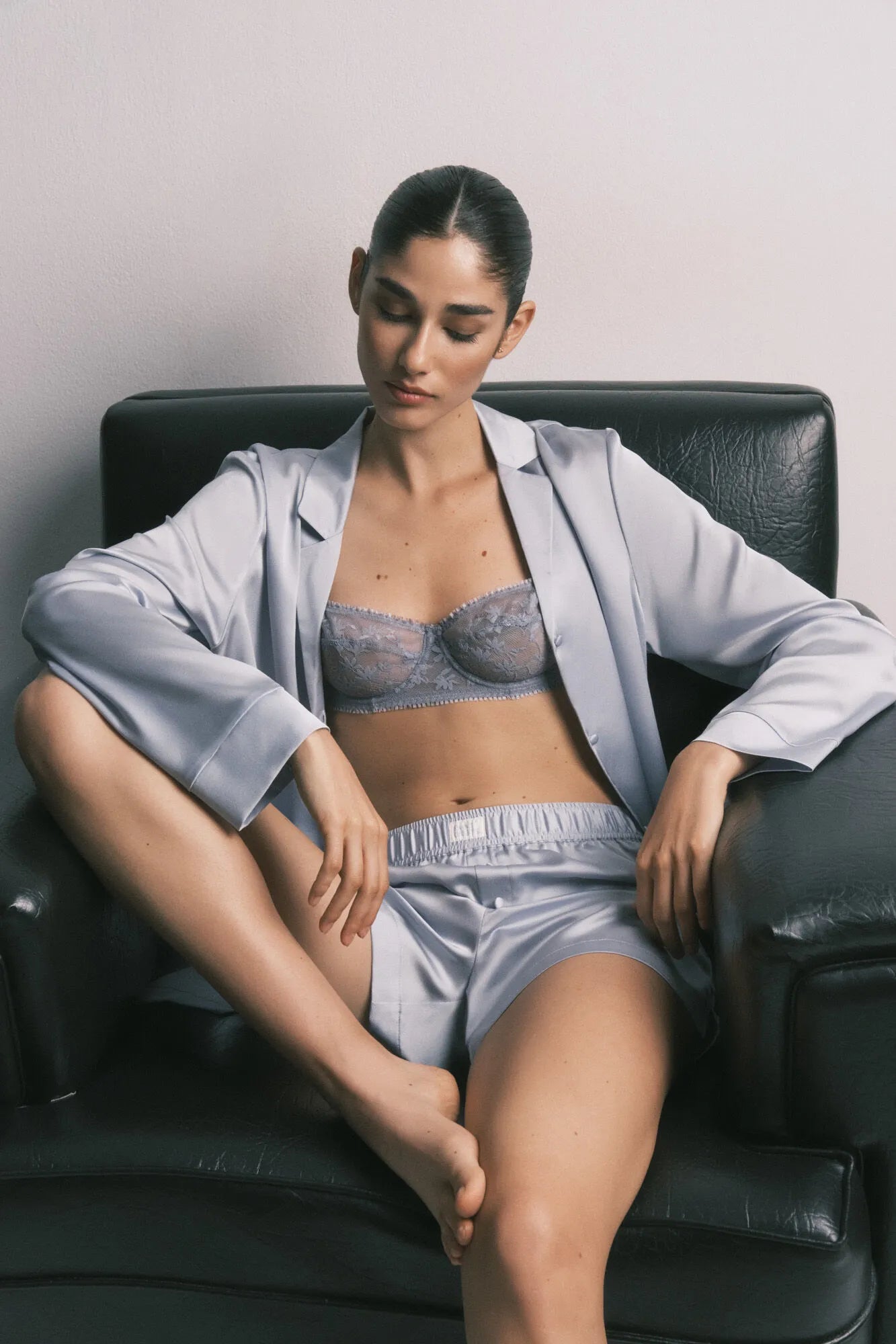 Women Secret_Medium Blue_Blue Satin Short Classic Pyjamas_2542474_12_01