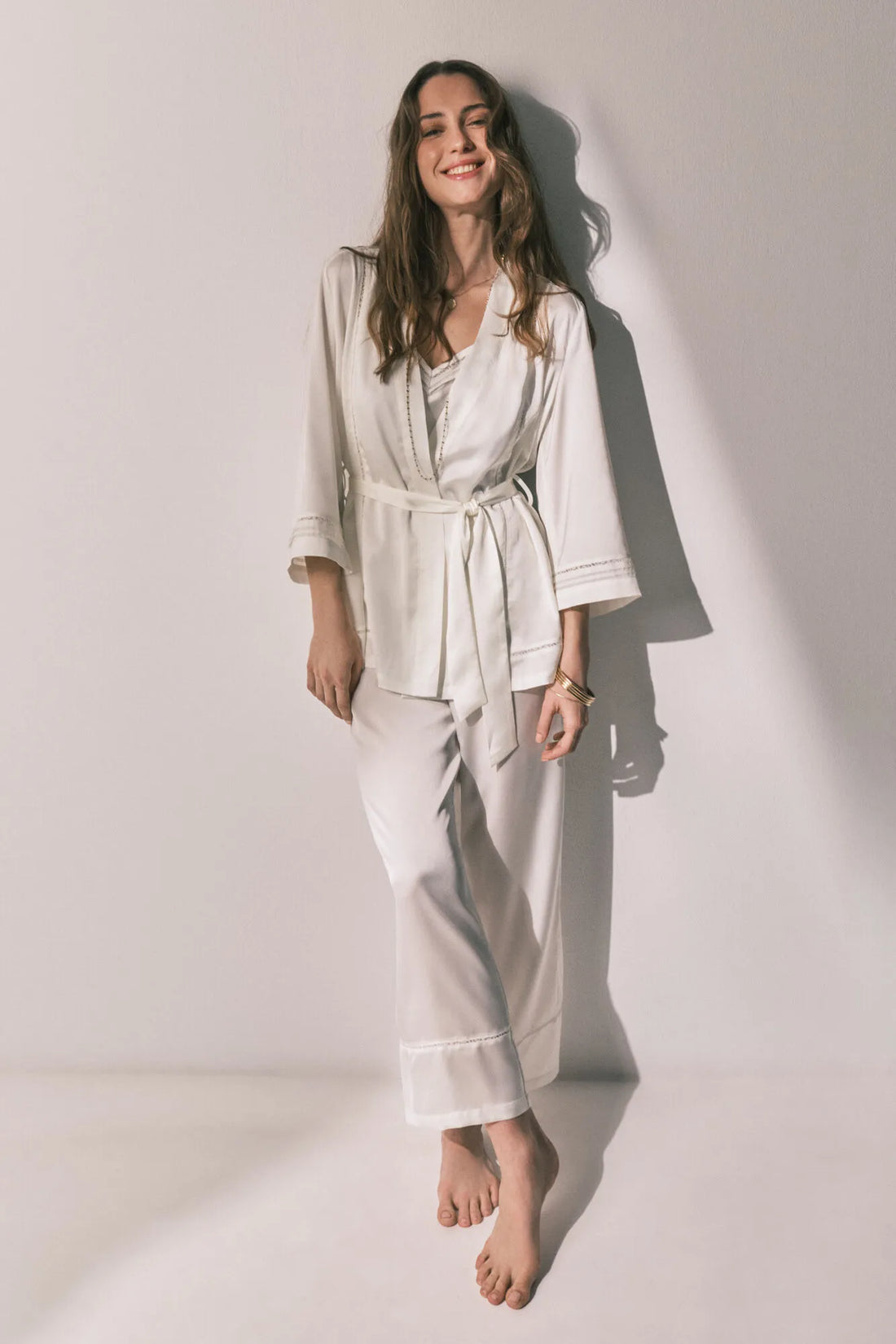 Women Secret_Ivory_Long Pyjama and Satin Robe Set in White_2543698_96_06