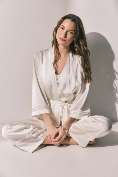Women Secret_Ivory_Long Pyjama and Satin Robe Set in White_2543698_96_08