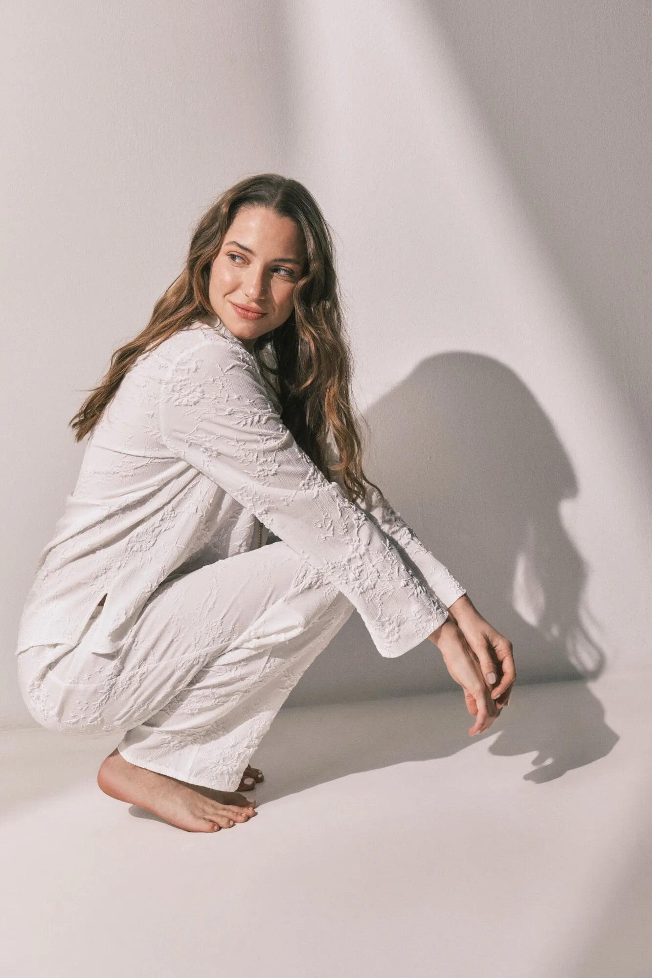 Women Secret_Ivory_Long Satin Jacquard Shirt Pyjamas in White_2543699_96_02