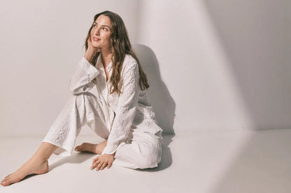 Women Secret_Ivory_Long Satin Jacquard Shirt Pyjamas in White_2543699_96_04