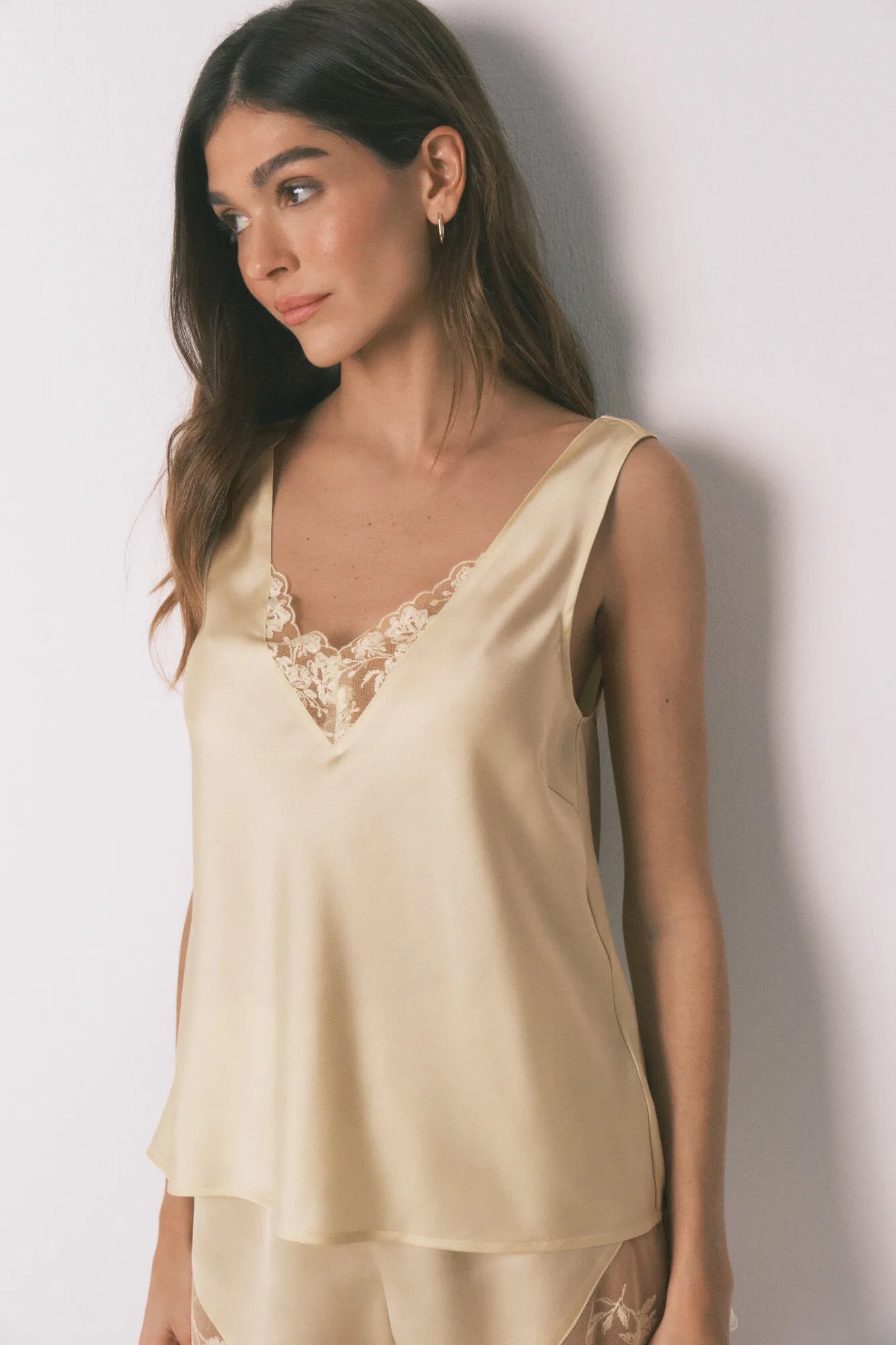 Women Secret_Yellow_Yellow Satin and Lace Short Pyjamas_2543700_04_03