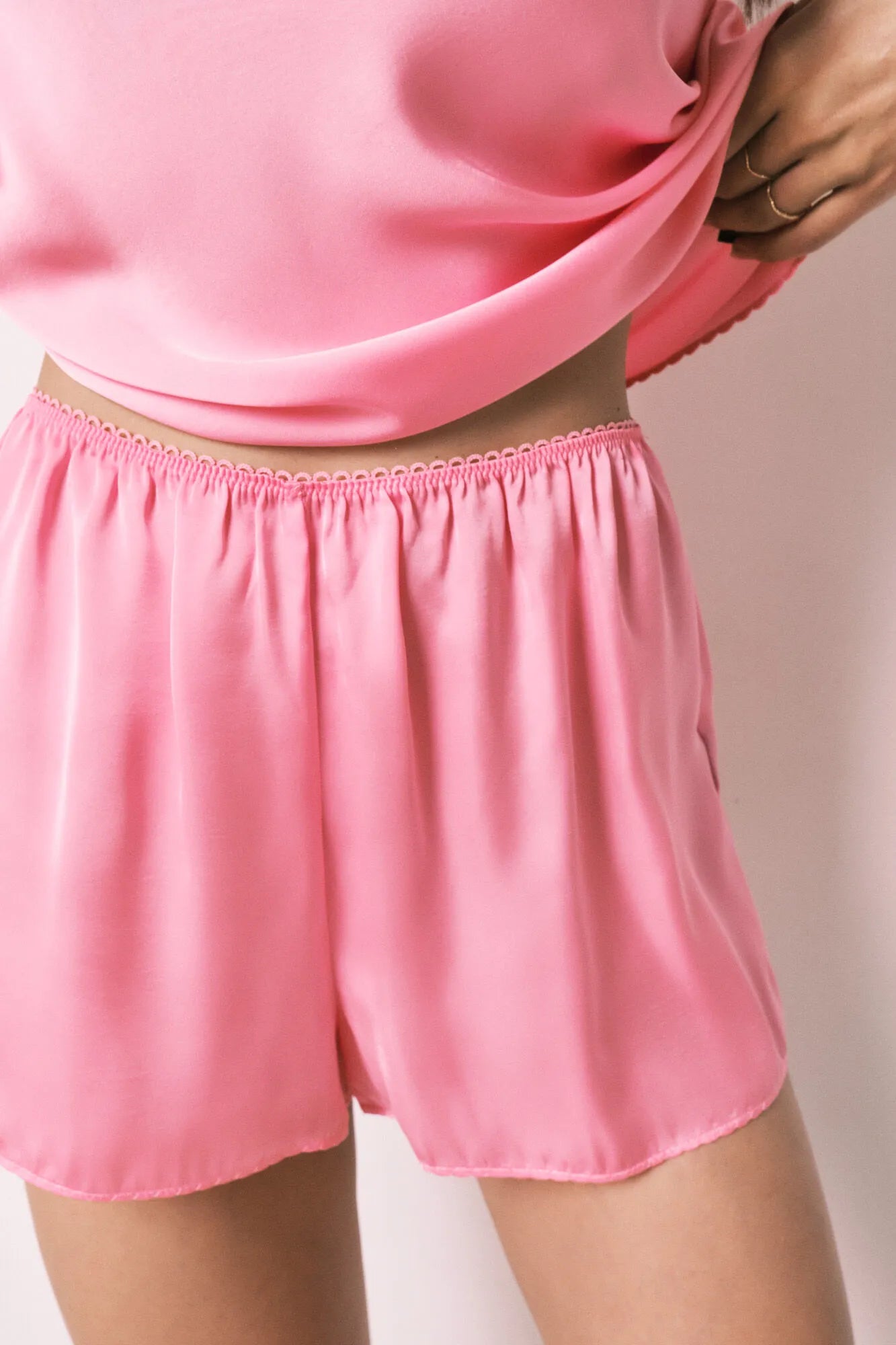 Women Secret Pink Women Pink Satin Short Pyjamas SKU: 2543707_71 Image 02