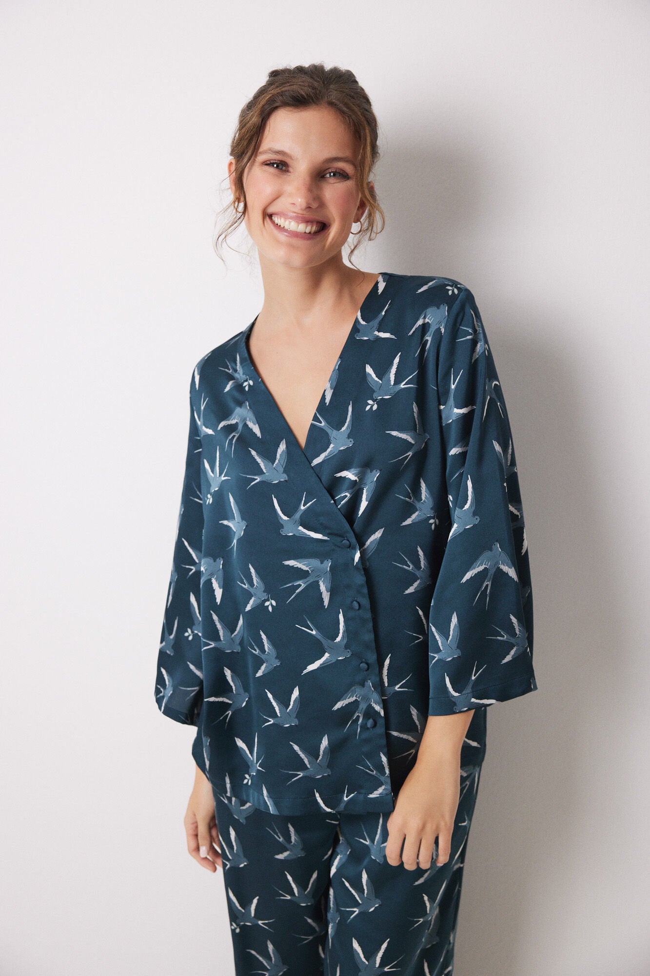 Long Satin Pajamas Bird Print_03