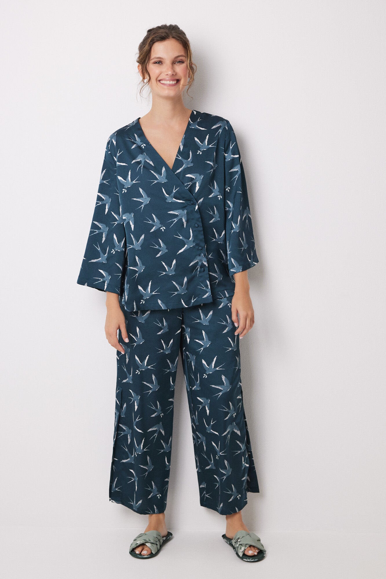 Long Satin Pajamas Bird Print_07