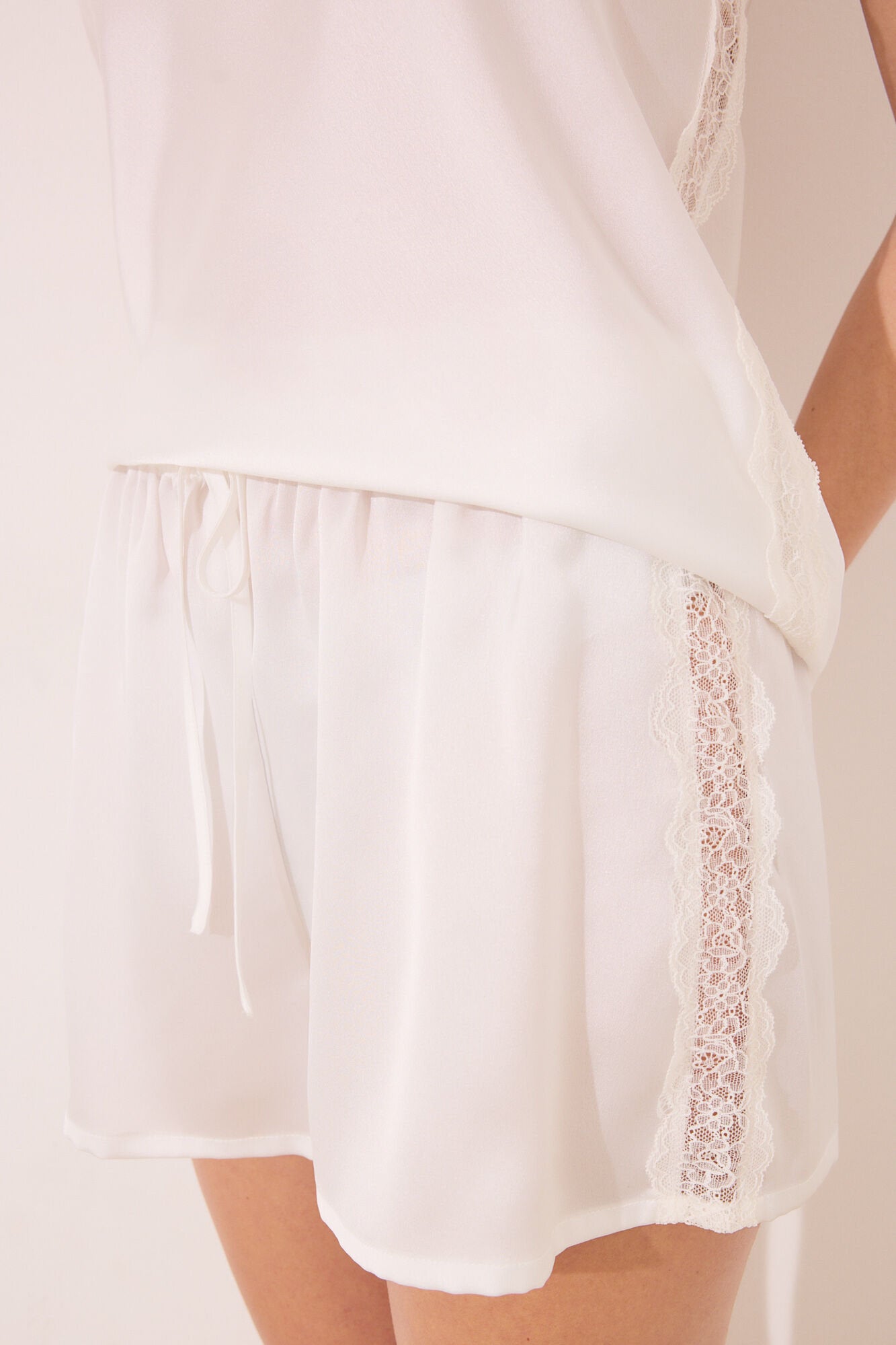 Women Secret_White Short Satin Pyjamas_2549781_96_07