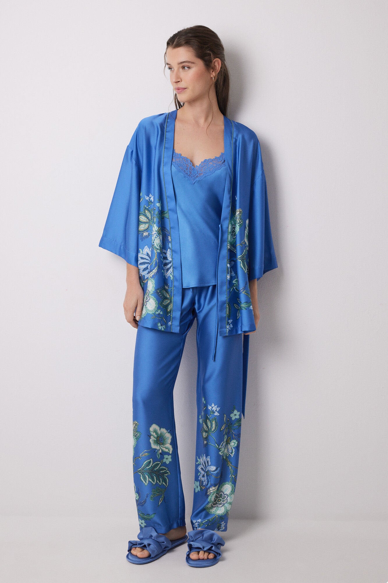 Women Secret_Blue Satin and Lace Pyjamas Set_2549782_19_02