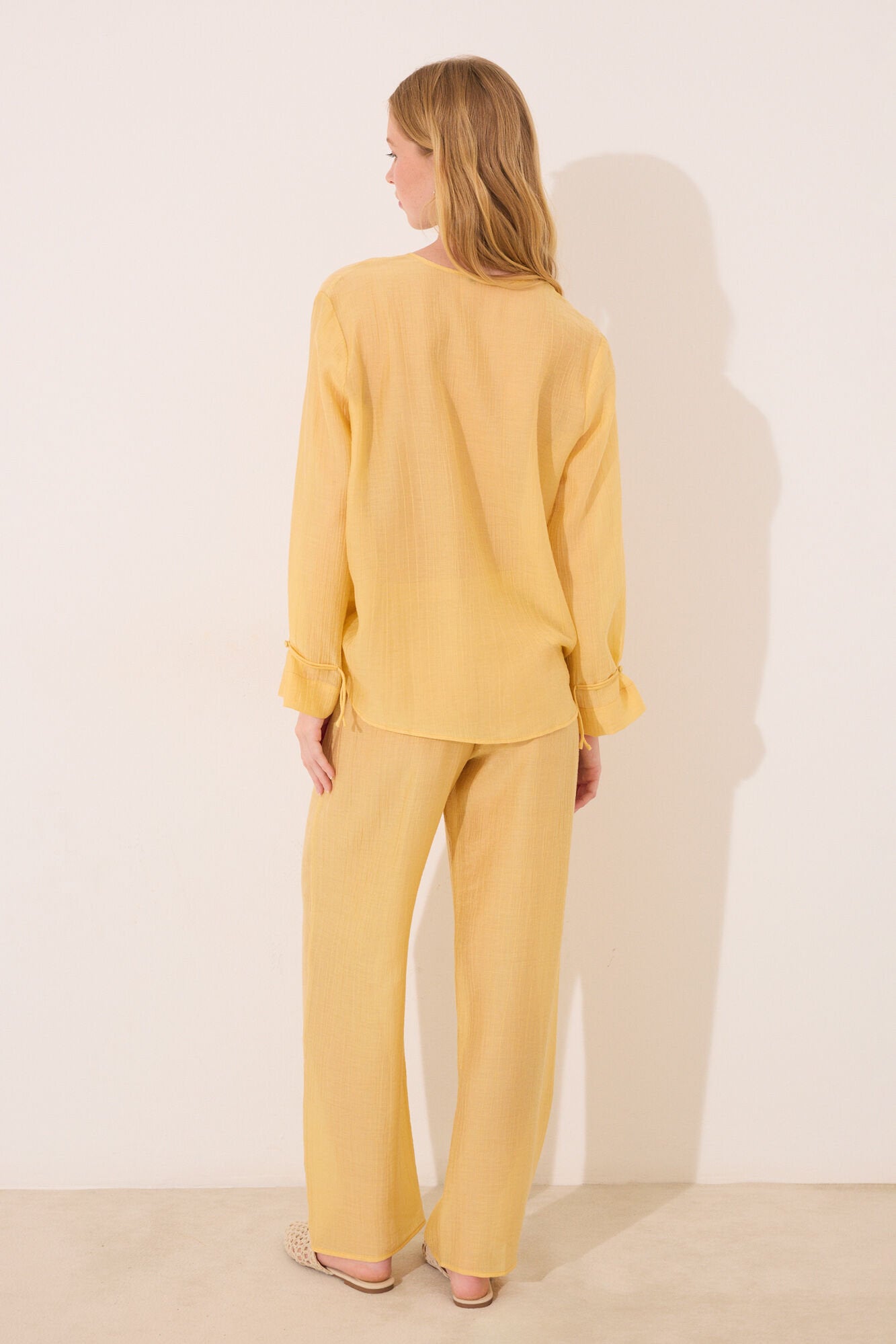 Women Secret_Long Yellow Satin Classic Pyjamas_2549786_04_06