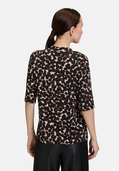 Betty Barclay_Brown/Beige_Print Shirt with Stand-Up Collar_2632-1617_7871_03