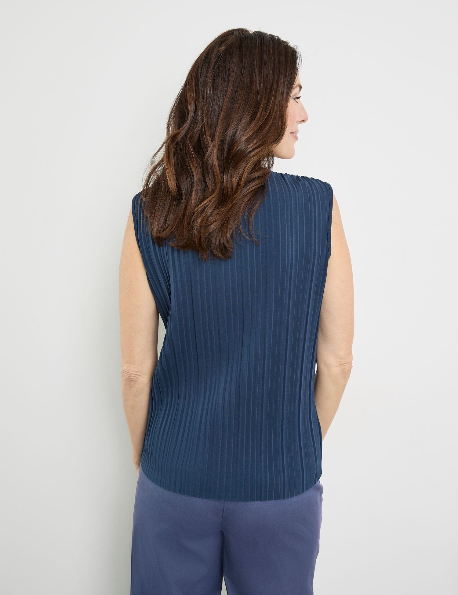 Sleeveless Pleated Blouse With Stretch For Comfort_270145-44084_80936_06