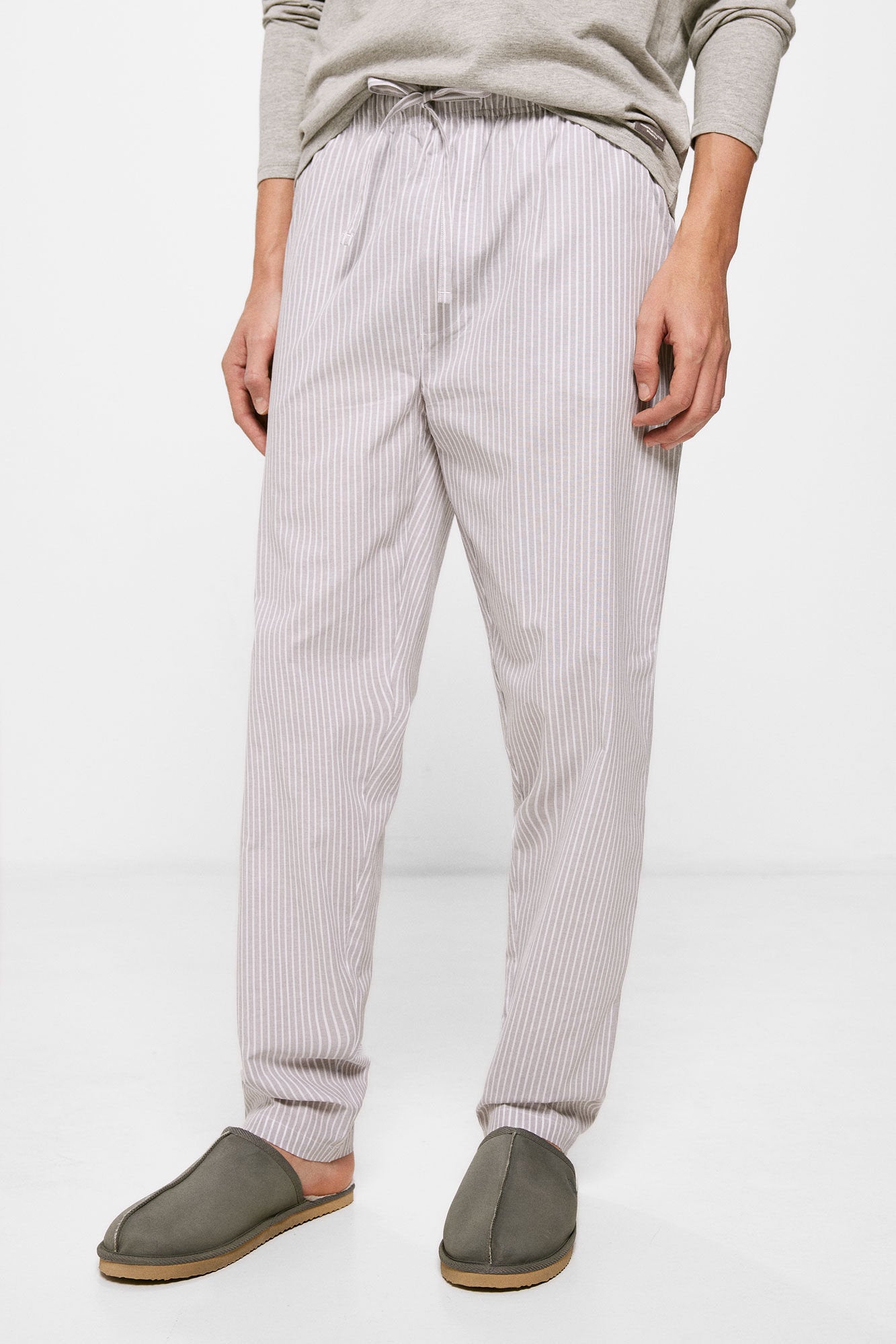 Grey Pajama Set_2927551_44_05