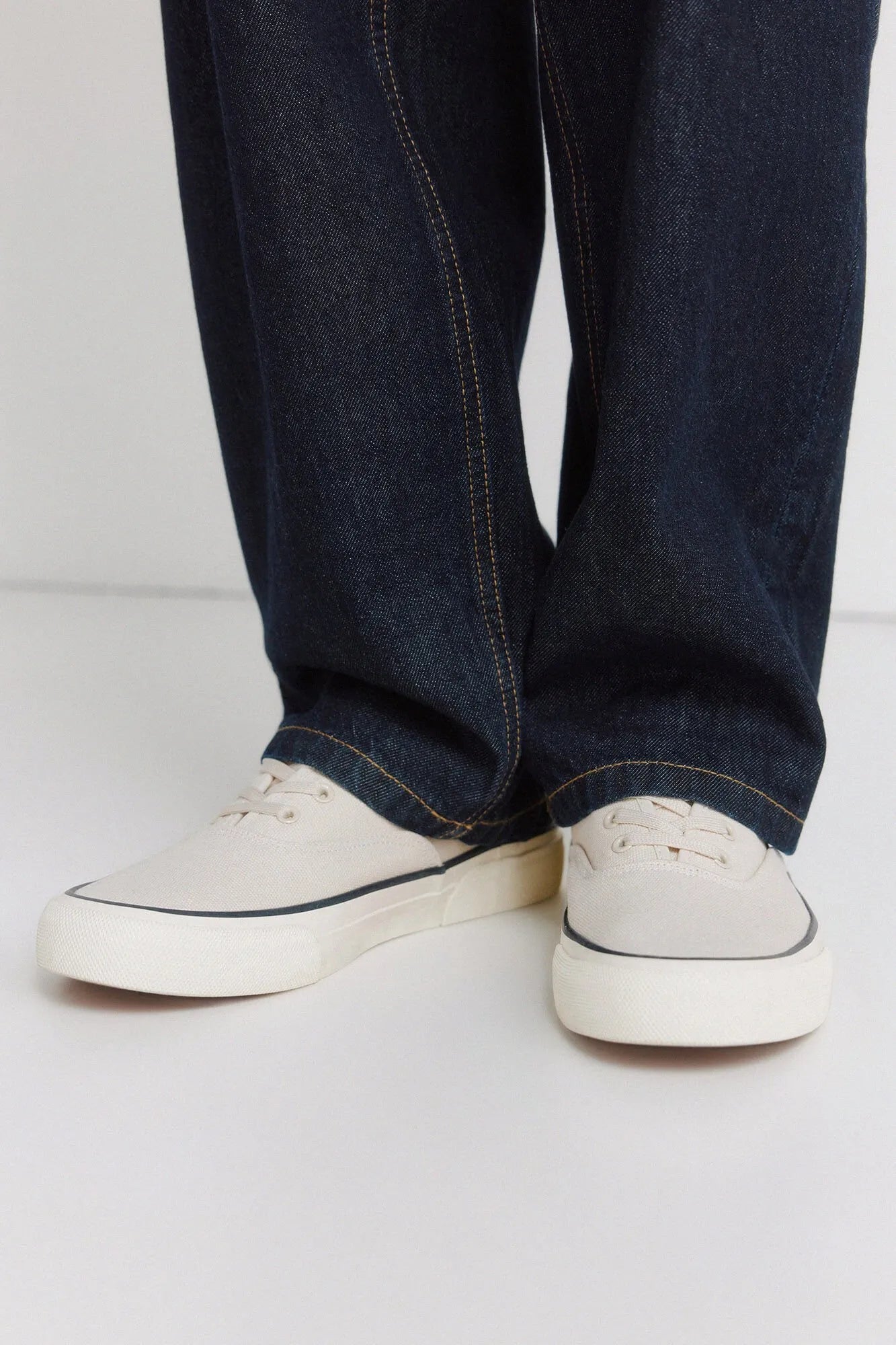 Springfield White Men White Canvas Sneaker SKU: 2993185_99 Image 01