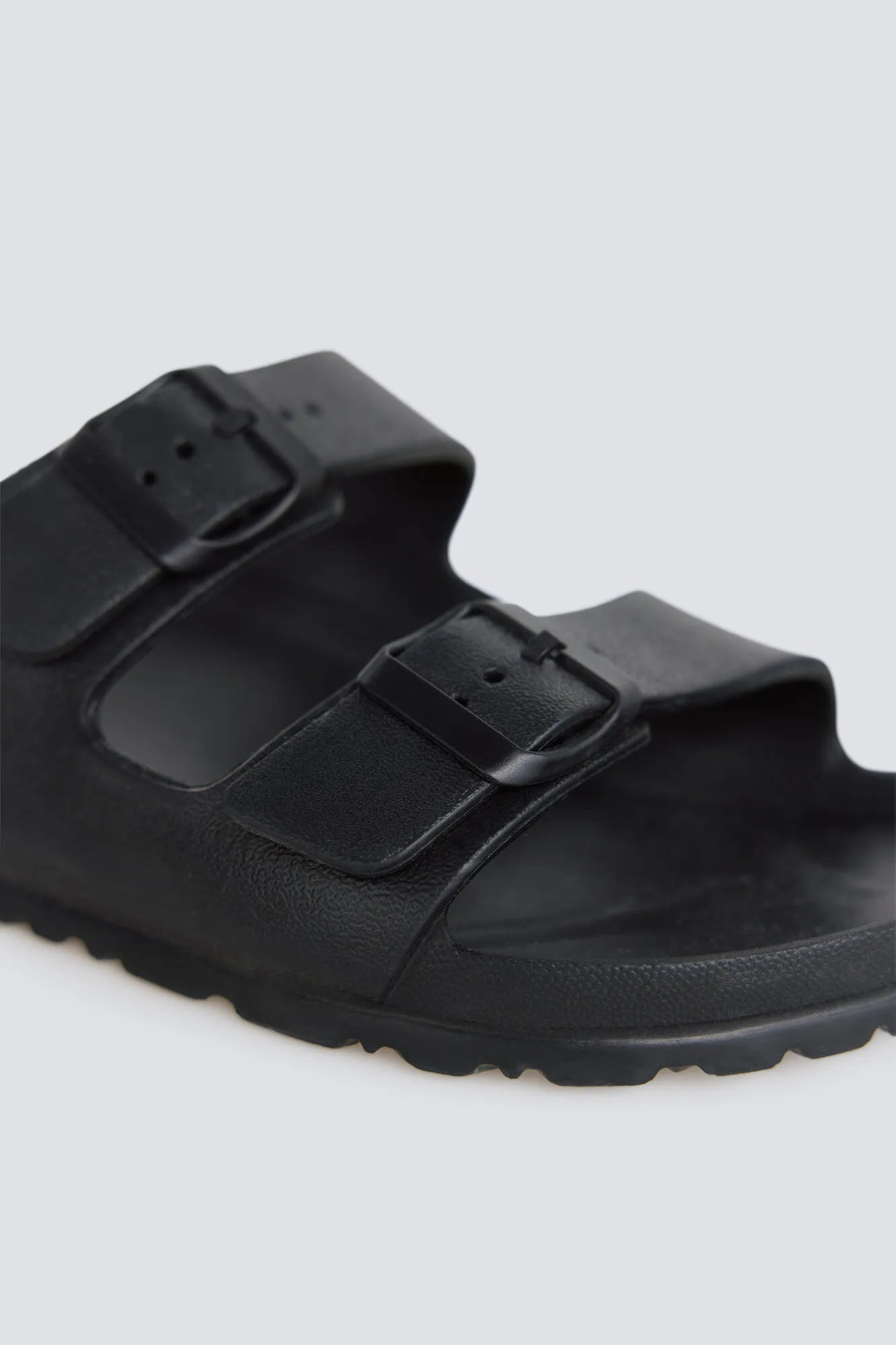 Springfield Black Men Rubber Buckle Sandal SKU: 2993195_01 Image 04