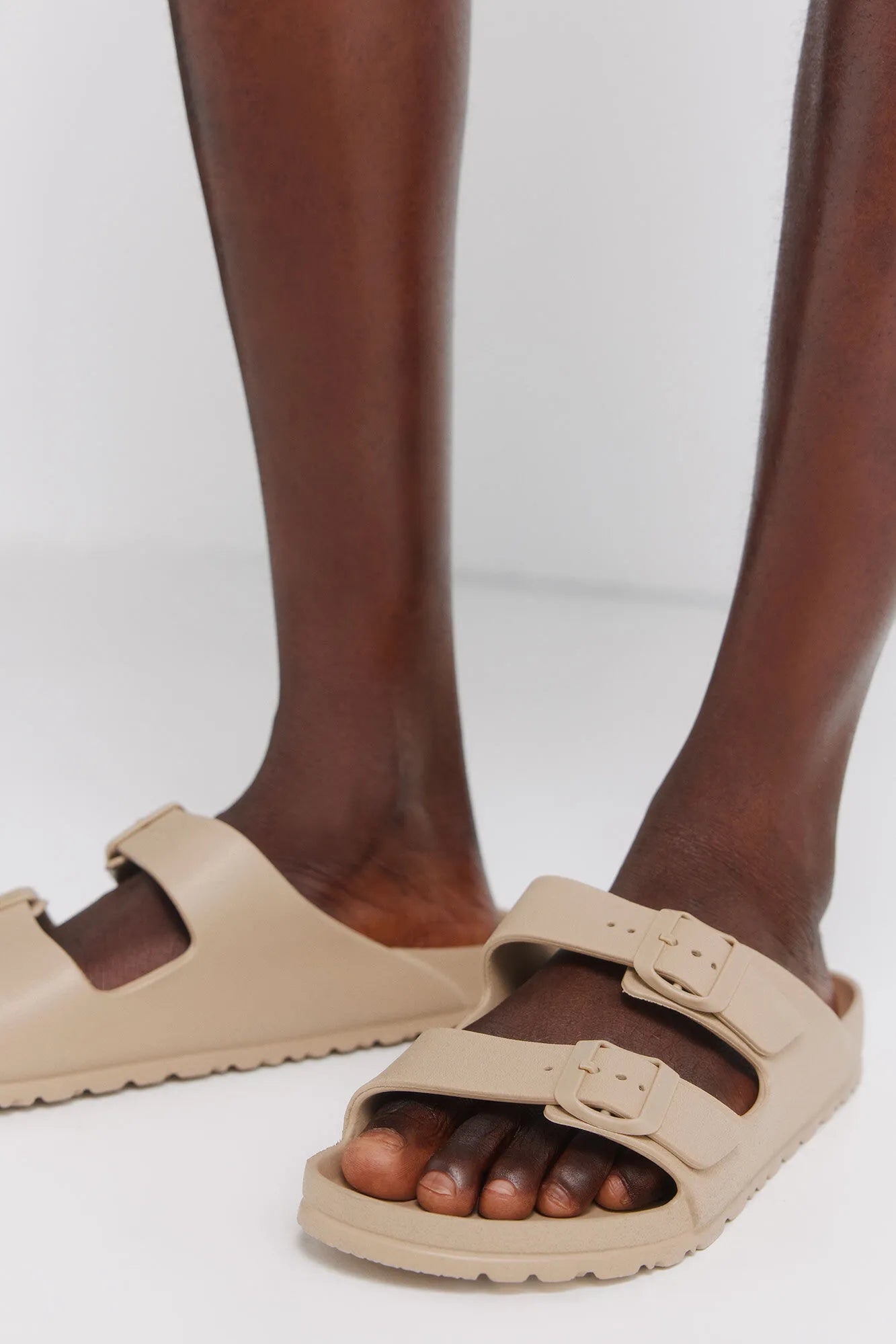 Springfield Beige Men Rubber Buckle Sandal SKU: 2993195_54 Image 03