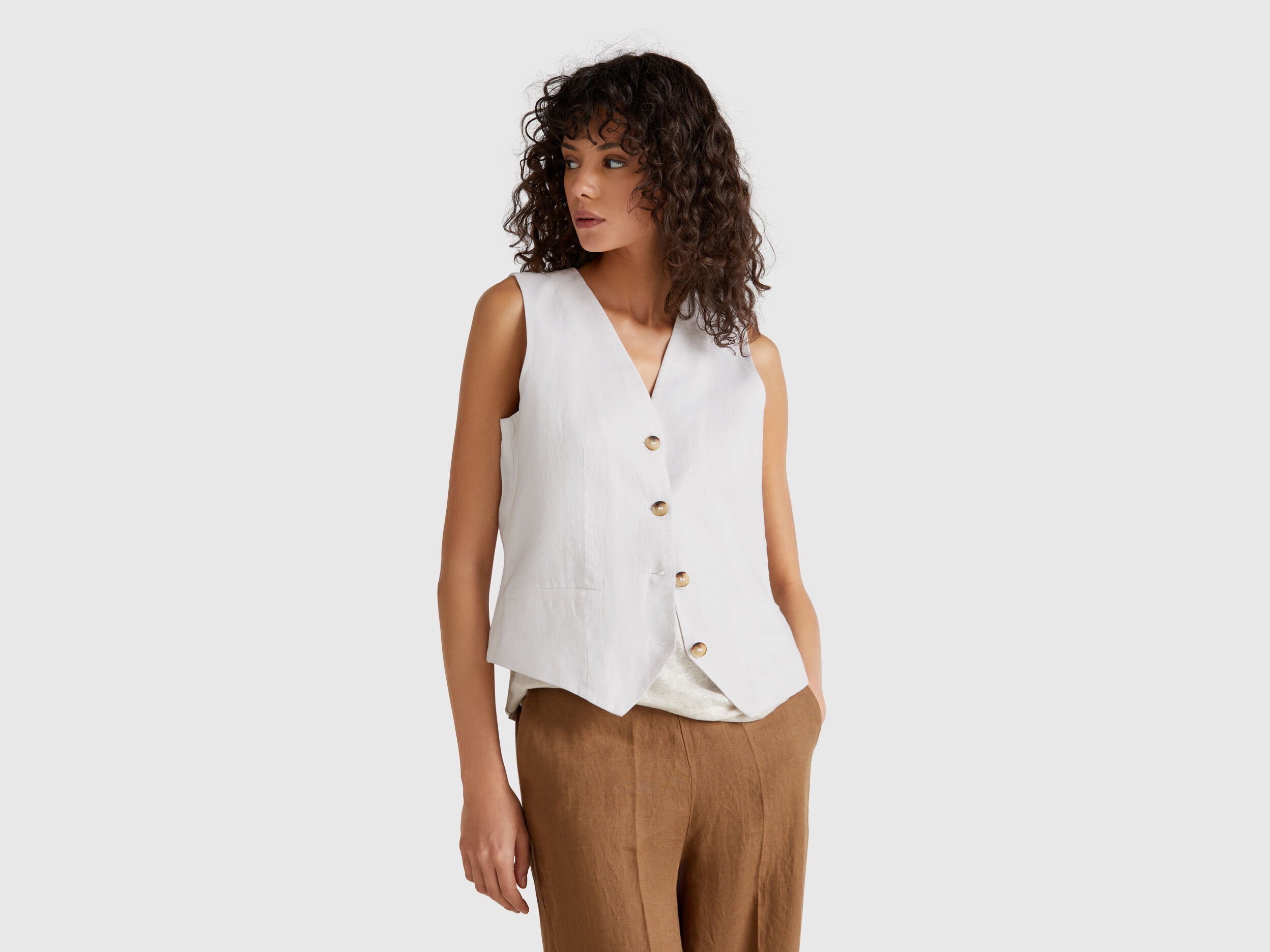 Benetton_Pure Linen Vest_2AGHDJ00G_101_01