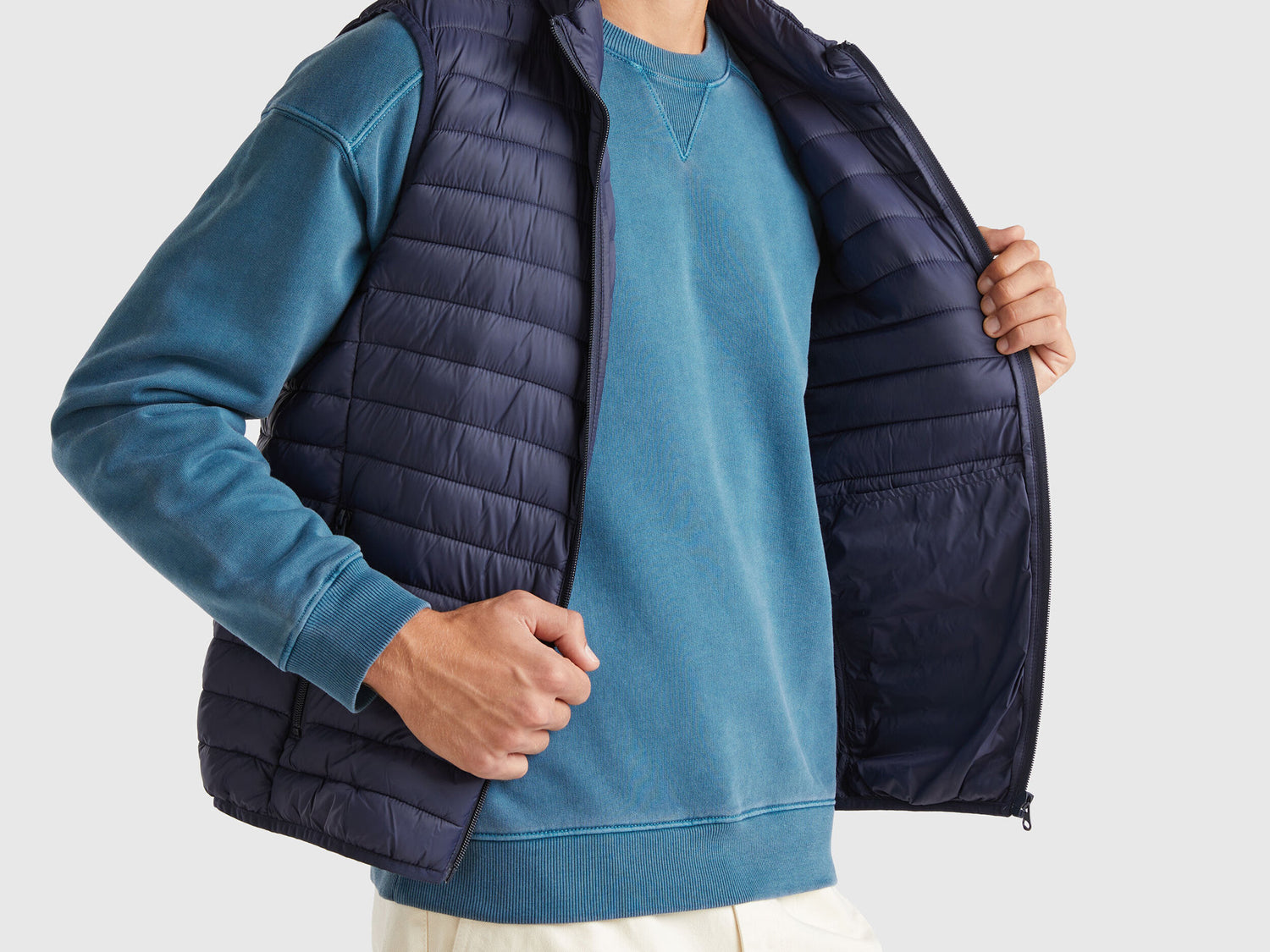 Sleeveless Puffer Jacket with Recycled Wadding_2BA2UJ005_016_04