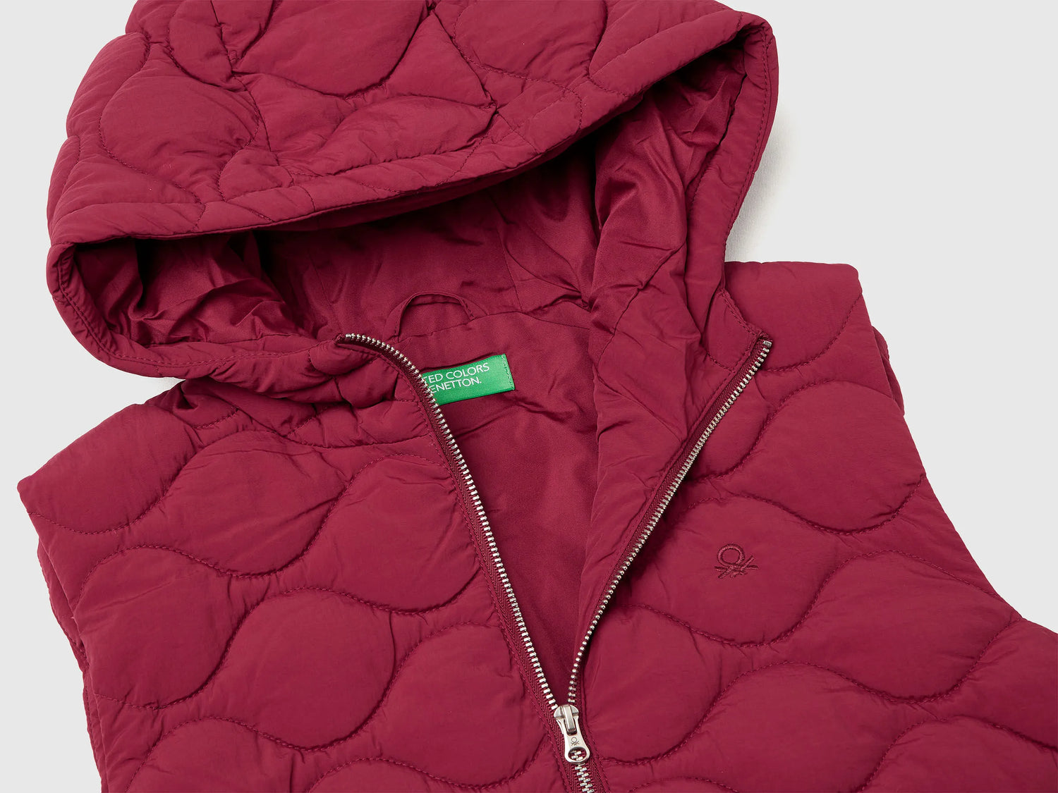 Benetton_Burgundy_Padded Vest with Hood_2IGGCJ013_236_03