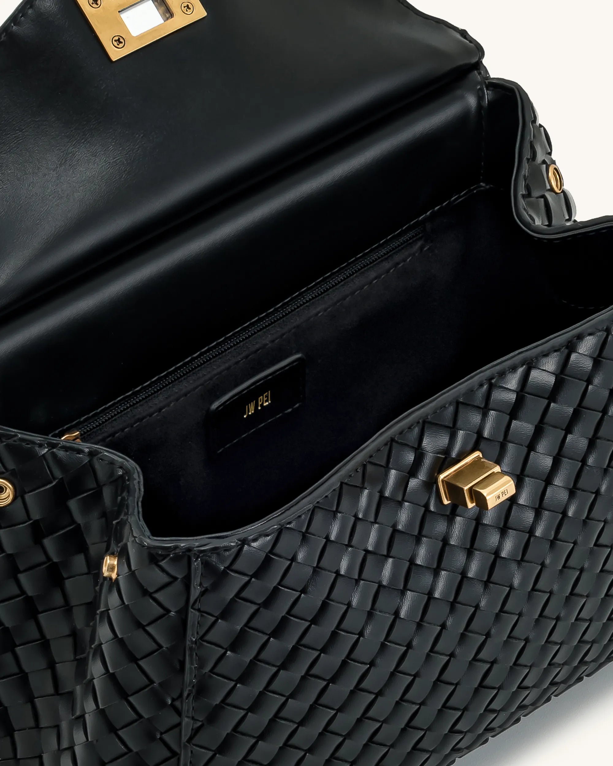 JW PEI_Black_Lucia Classic Top Handle Woven Bags_2T68-11_Black_04