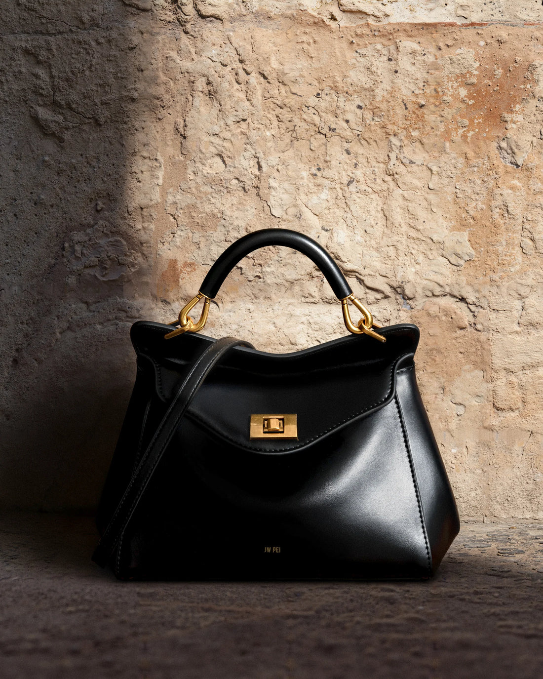 JW PEI_Black_Lucia Classic Top HandBags_2T68-1_Black_05