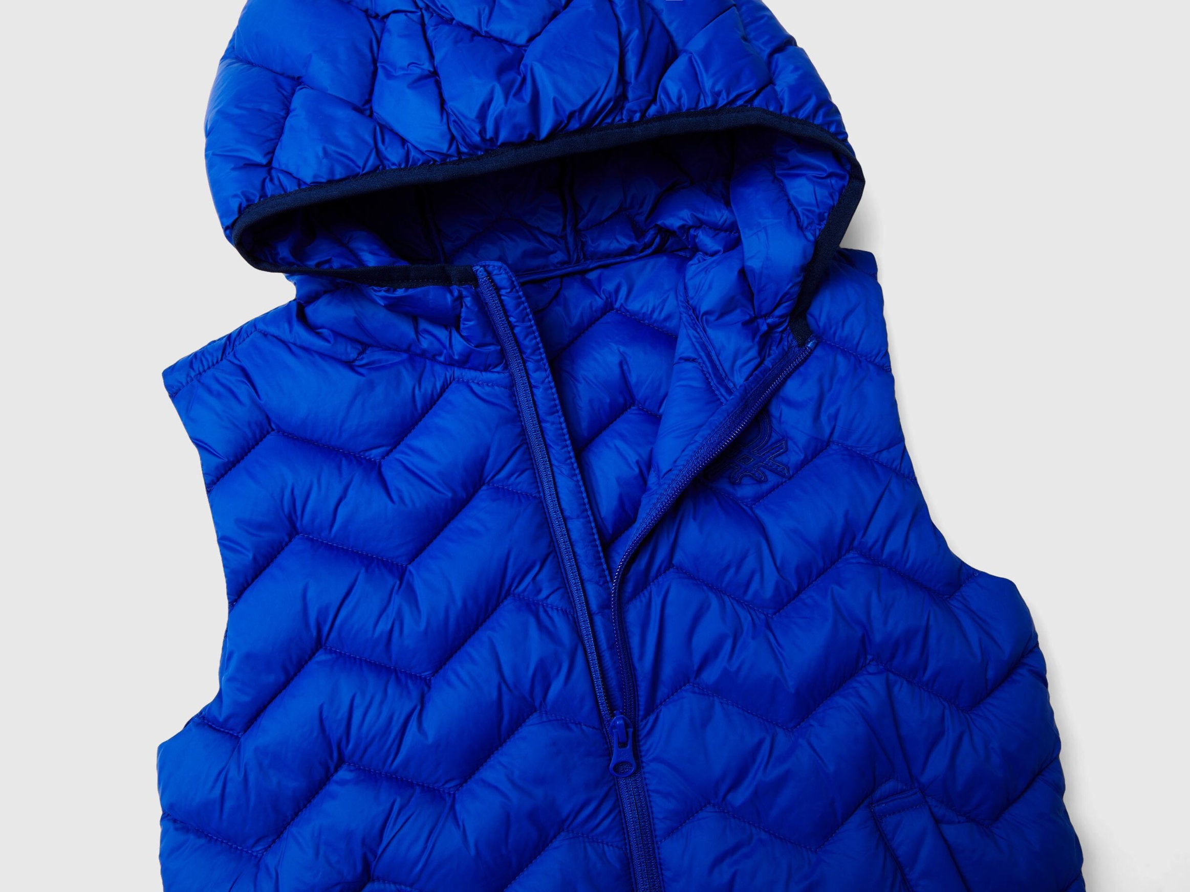 Padded Vest With Hood_2TWDCJ00R_19R_03