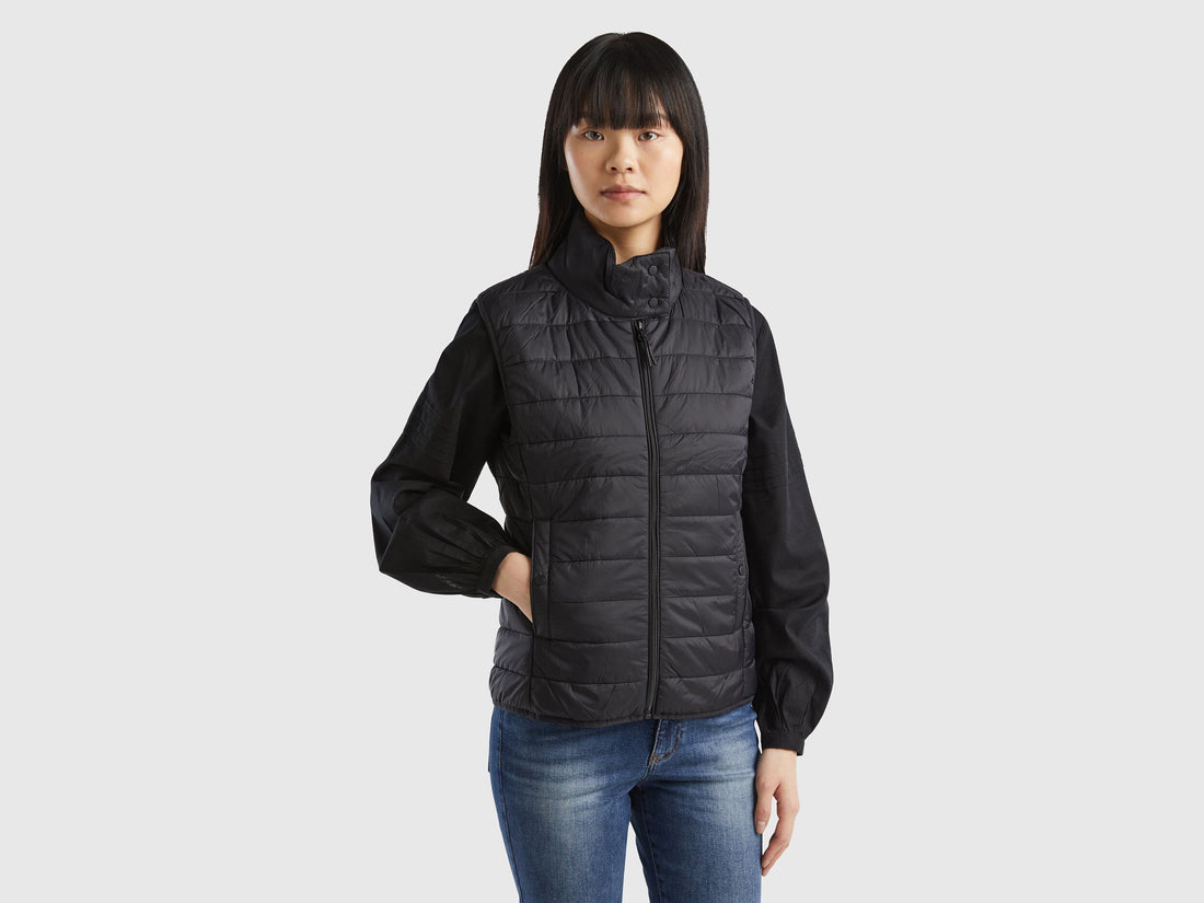 Sleeveless Puffer Jacket with Recycled Wadding_2TWDDJ003_100_01