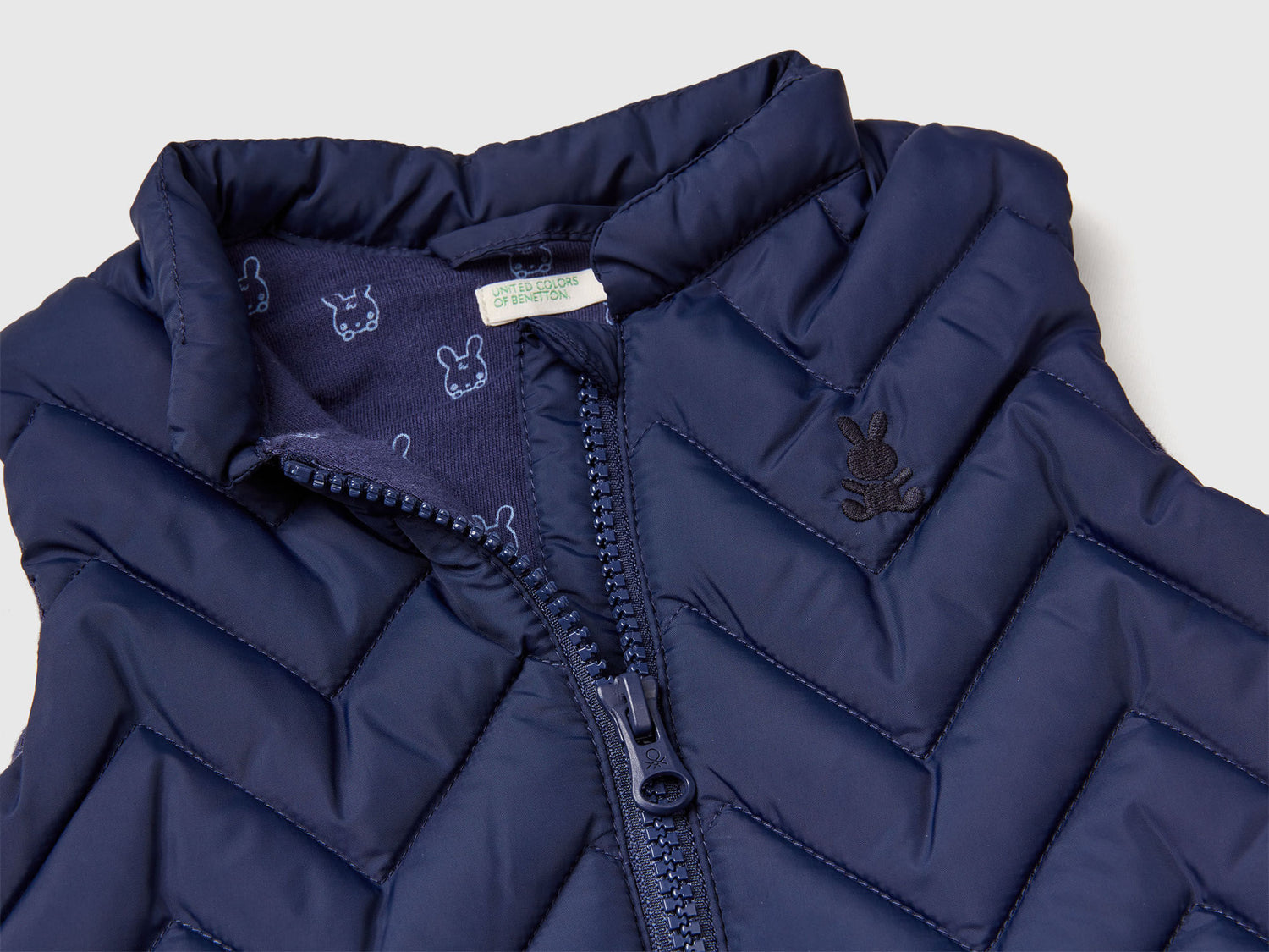 Benetton_Purple_Padded Vest in Technical Fabric_2WU0AJ005_901_03