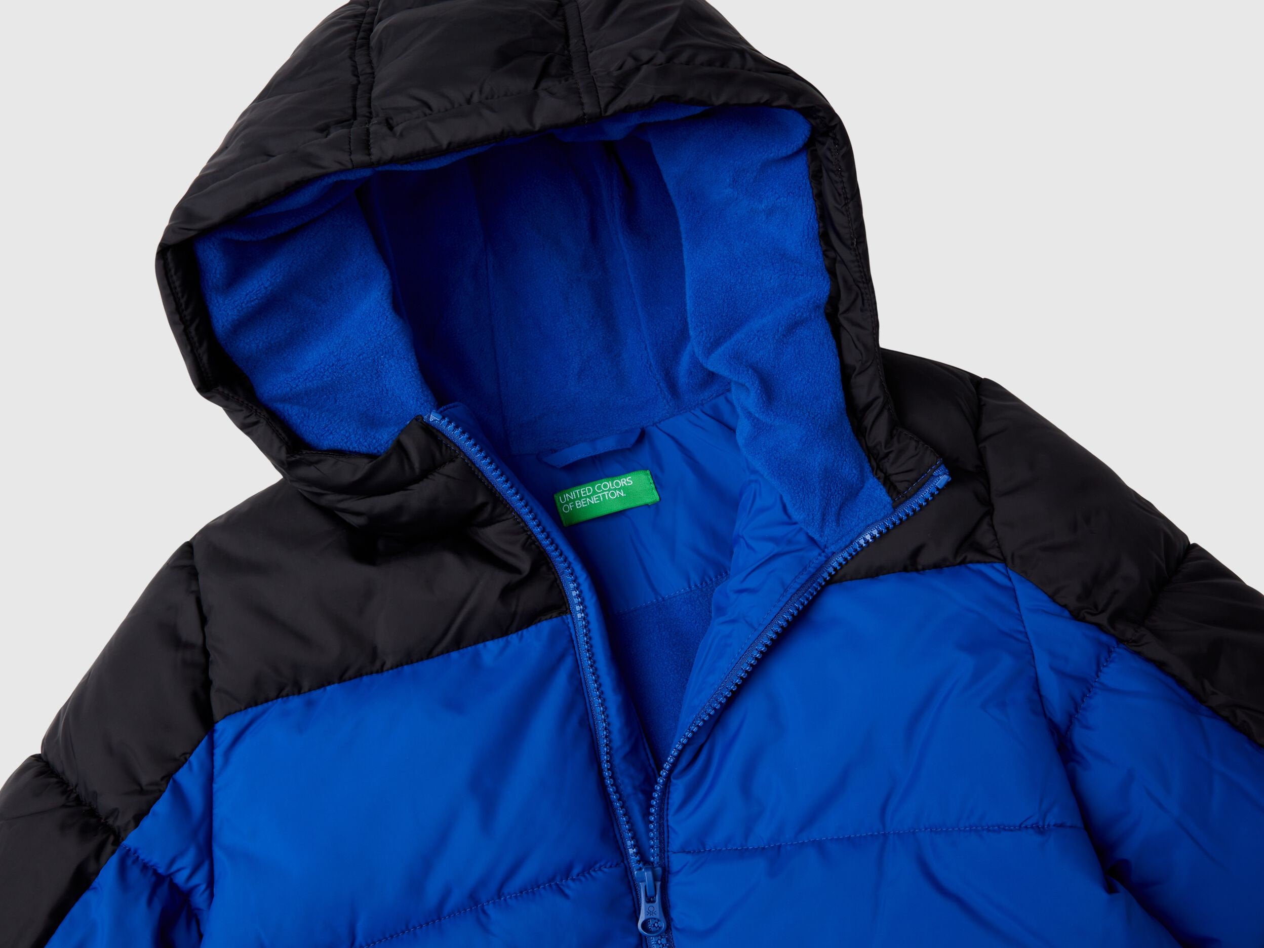 Padded Jacket With Hood_2WU0CN05H_19R_03