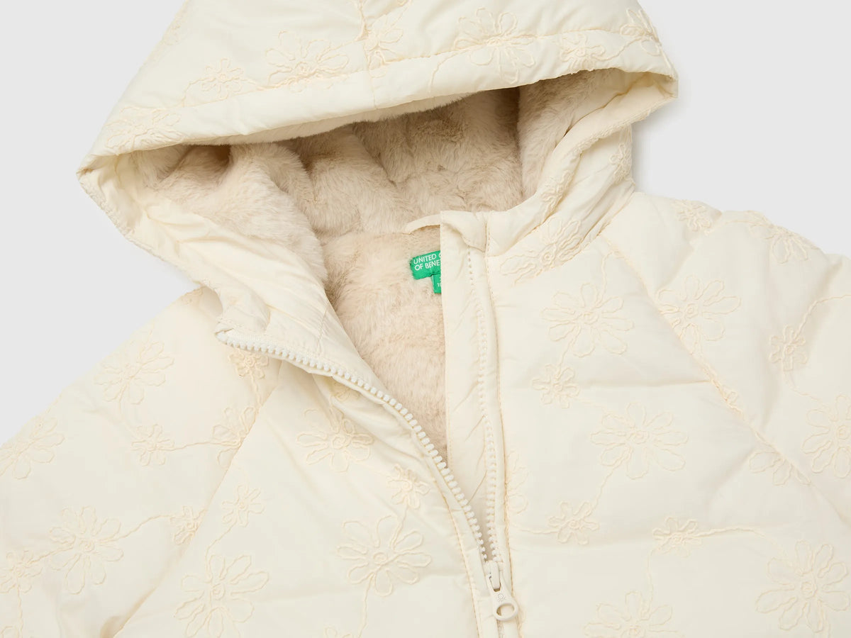 Benetton Creamy White Girls Down Jacket with Floral Embroidery and Hood SKU: 2ZHYGN04U_00V Image 03