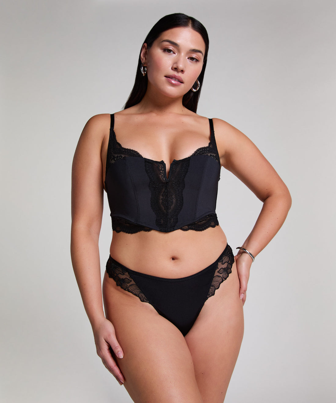 Hunkemoller_Bronte Bralette - Black_300910_Caviar_07