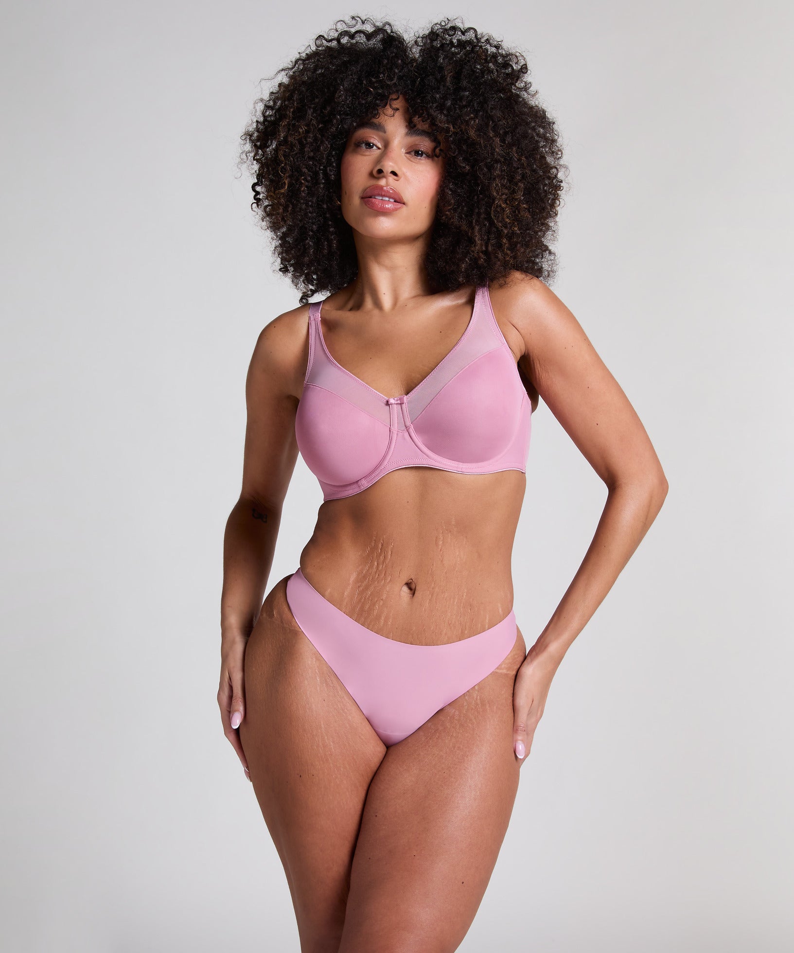 Hunkemoller_Lilas_Nina Non-Padded Underwired Minimizer Bra in Different Cup Sizes_301013_Lilas_03
