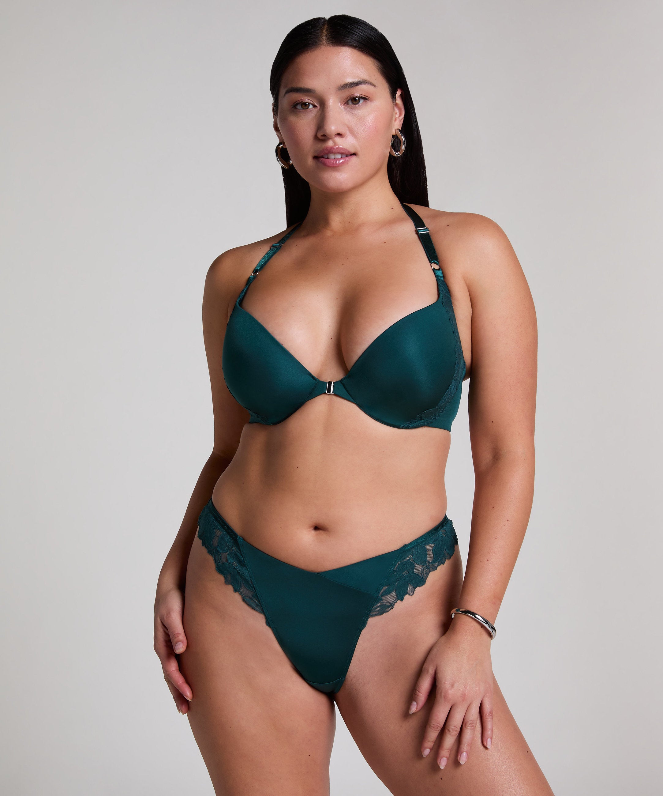 Hunkemoller_Lana Padded Underwired Push-Up Bra in Different Cup Sizes_301071_Dark Sea_05