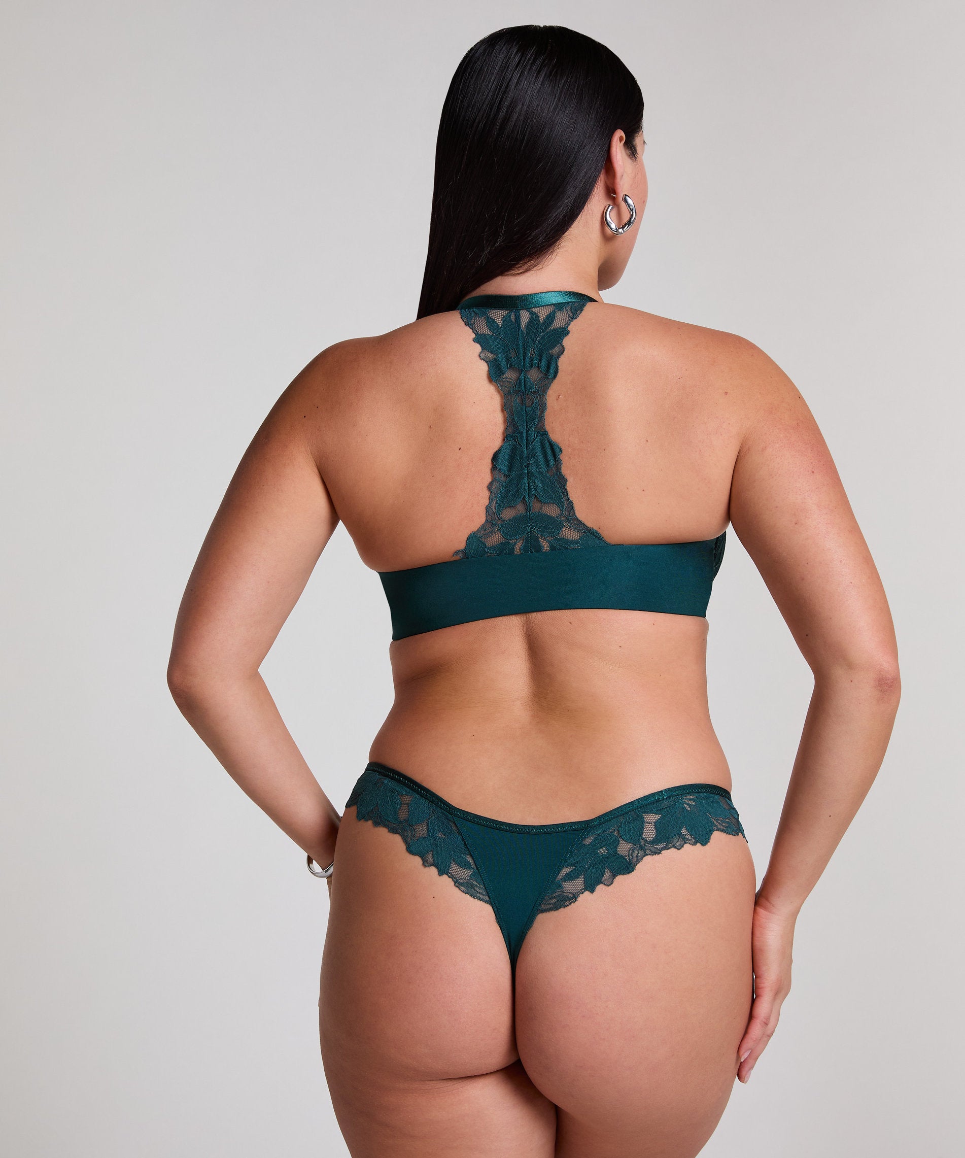 Hunkemoller_Lana Padded Underwired Push-Up Bra in Different Cup Sizes_301071_Dark Sea_06