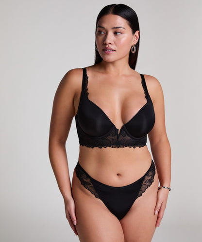 Hunkemoller_Jemima Padded Underwired Longline Push-Up Bra in Different Cup Sizes_301075_Caviar_05