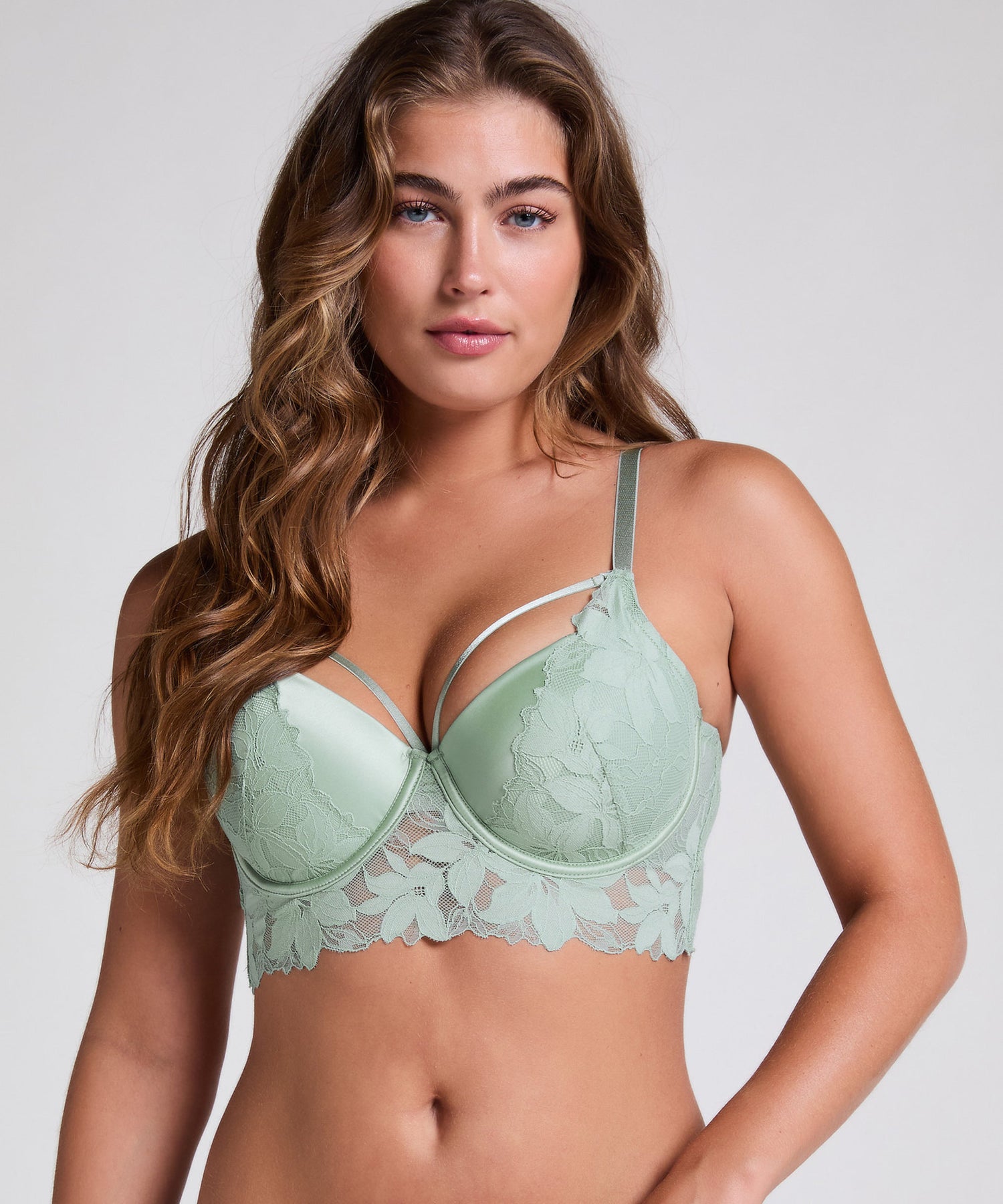 Hunkemoller_Ingrid Padded Underwired Longline Bra in Different Cup Sizes_301132_Iceberg Green_01