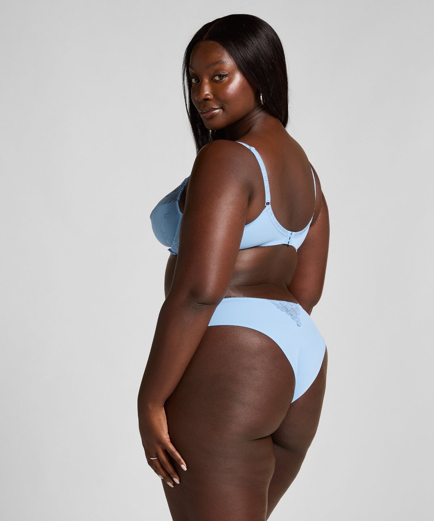 Hunkemoller_Brazilian Diva_301191_Bel Air Blue_05