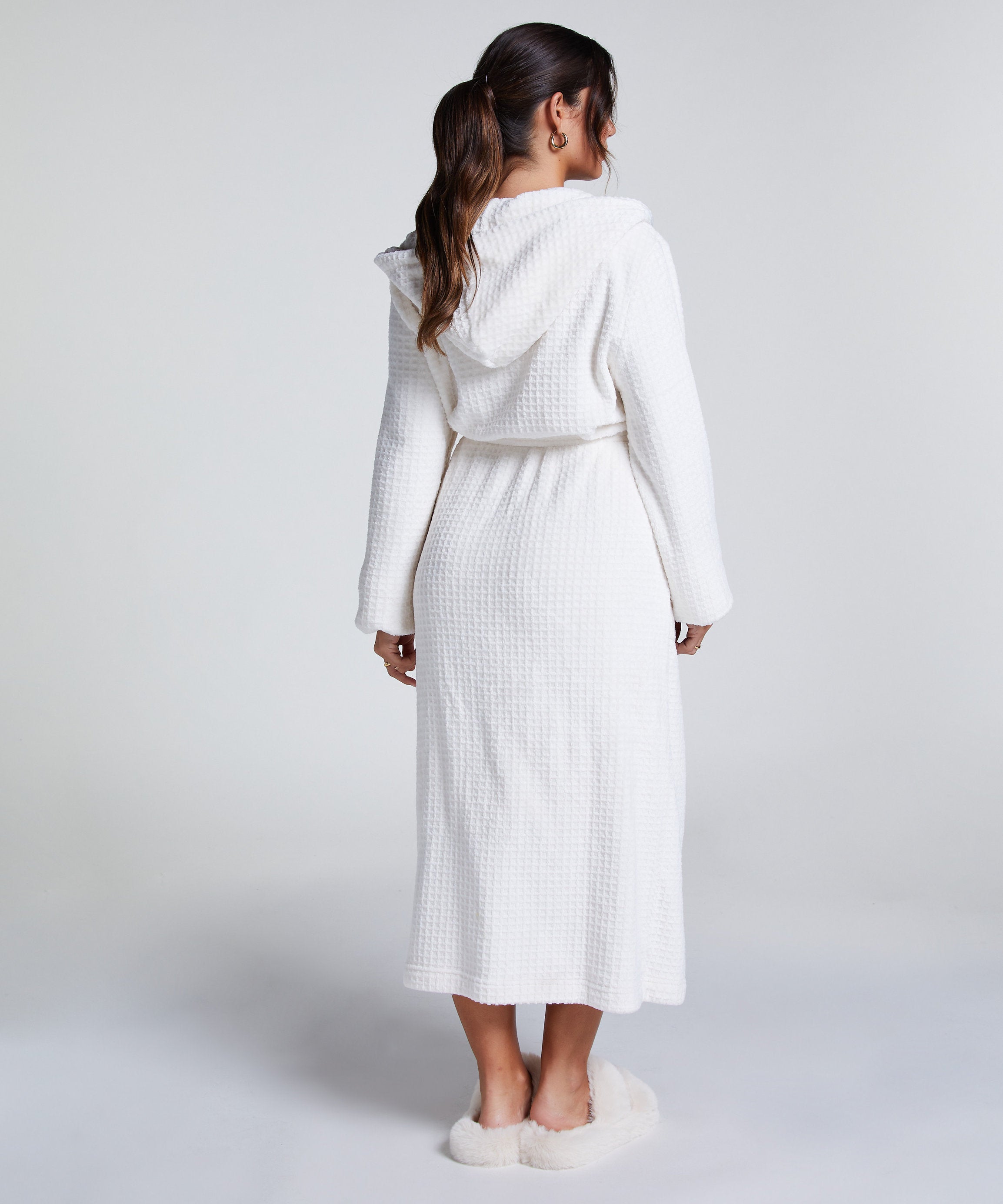 Hunkemoller_Waffle Bathrobe - White_301439_White Alyssum_03