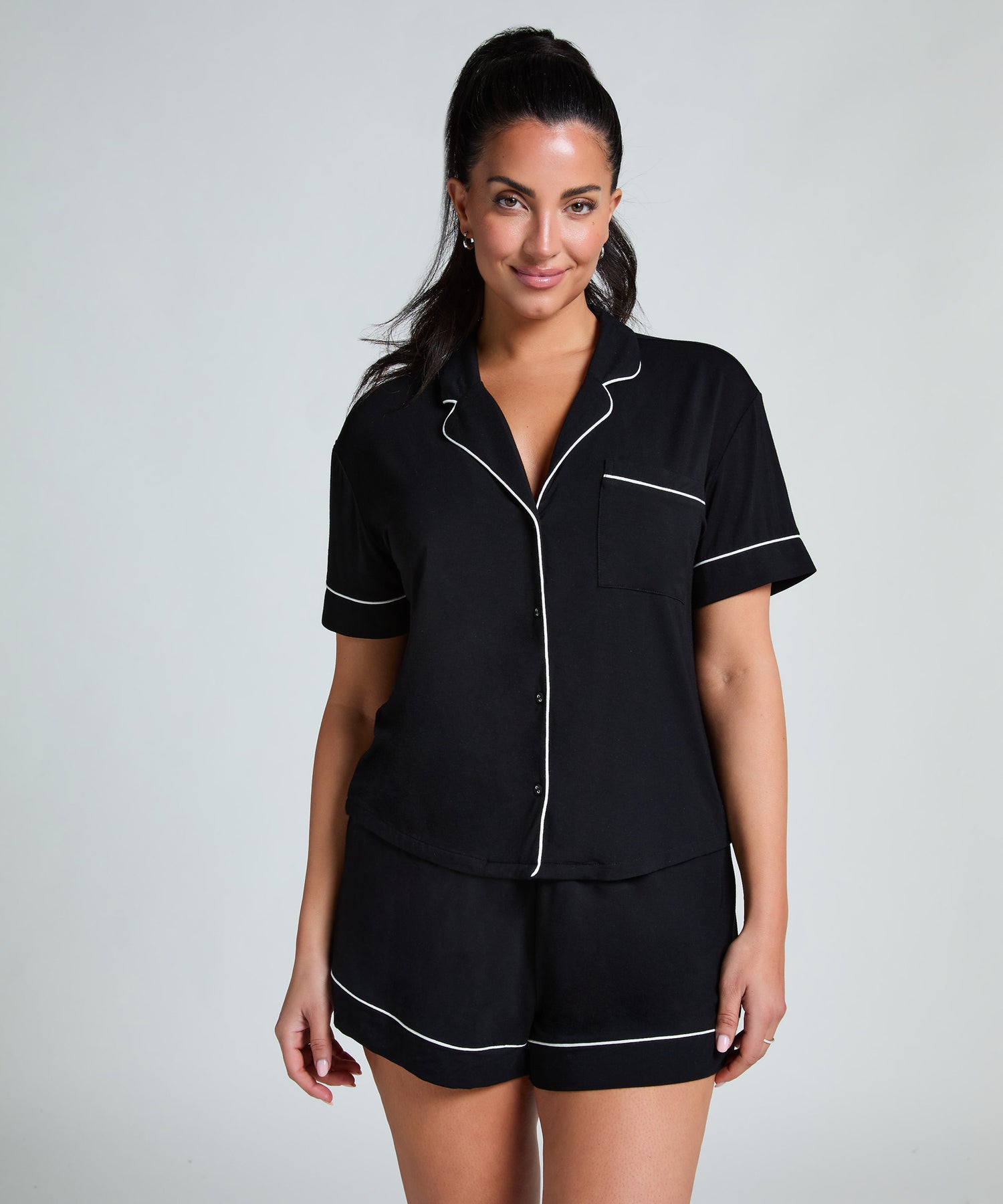 Hunkemoller_Black_Essential Jersey Short-Sleeved Jacket_301465_Black_07
